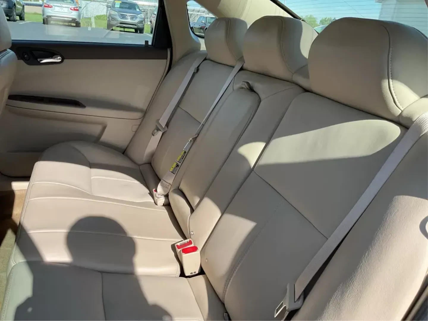 2007 Chevrolet Impala LTZ (2G1WU58R179) with an 3.9L V-6 variable valve control engine, located at 1184 Kauffman Ave, Fairborn, OH, 45324, (937) 908-9800, 39.807072, -84.031563 - Photo#9
