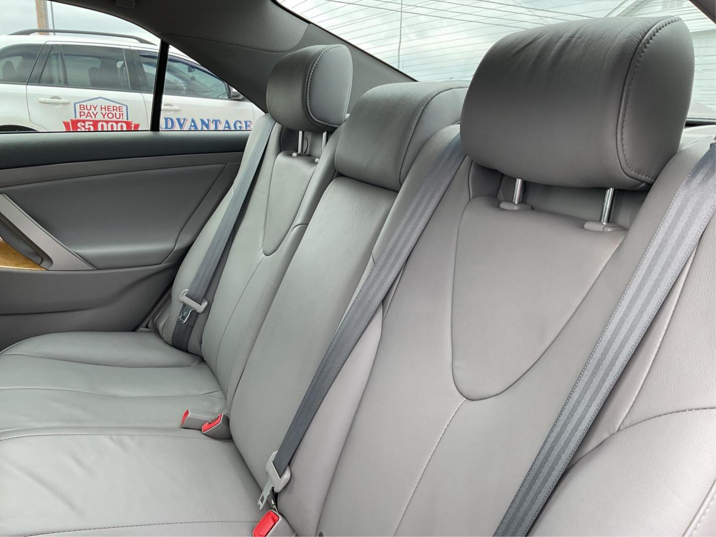 2007 Toyota Camry XLE V6 (4T1BK46K77U) with an 3.5L V-6 DOHC engine, located at 4508 South Dixie Dr, Moraine, OH, 45439, (937) 908-9800, 39.807072, -84.031563 - Photo#9