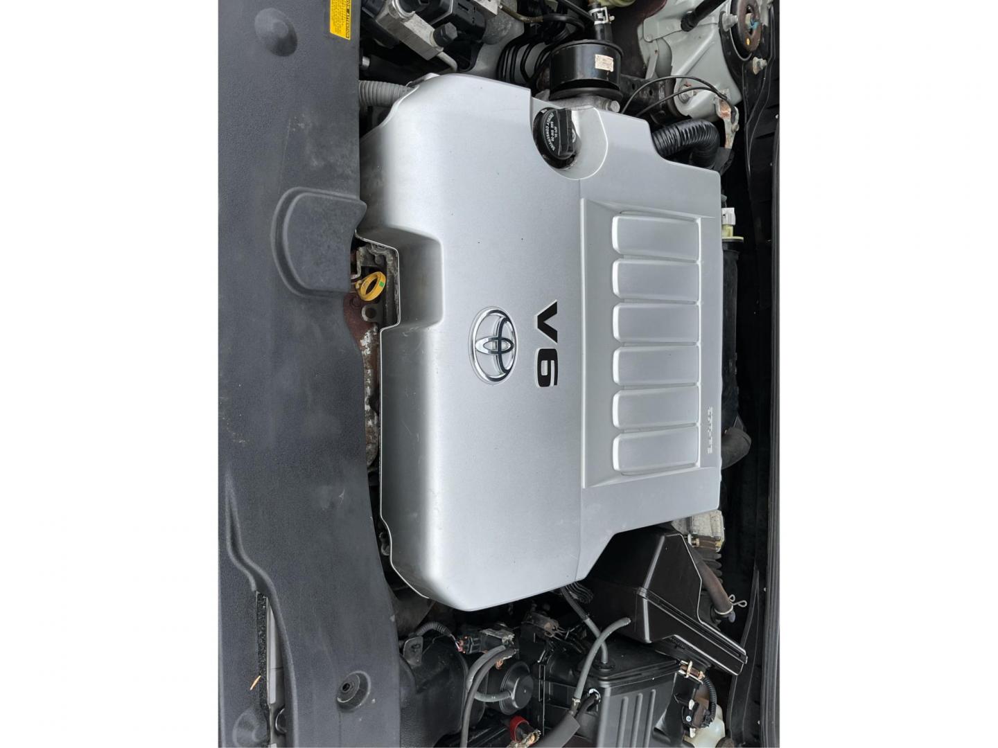 2007 Toyota Camry XLE V6 (4T1BK46K77U) with an 3.5L V-6 DOHC engine, located at 4508 South Dixie Dr, Moraine, OH, 45439, (937) 908-9800, 39.807072, -84.031563 - Photo#10