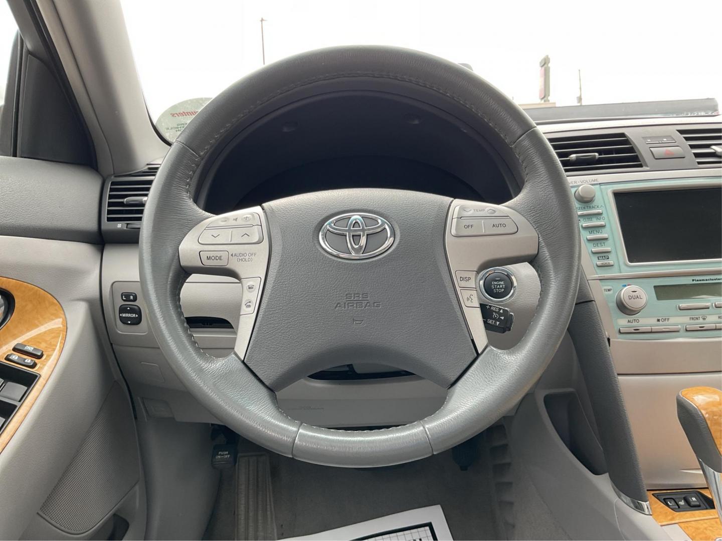 2007 Toyota Camry XLE V6 (4T1BK46K77U) with an 3.5L V-6 DOHC engine, located at 4508 South Dixie Dr, Moraine, OH, 45439, (937) 908-9800, 39.807072, -84.031563 - Photo#15