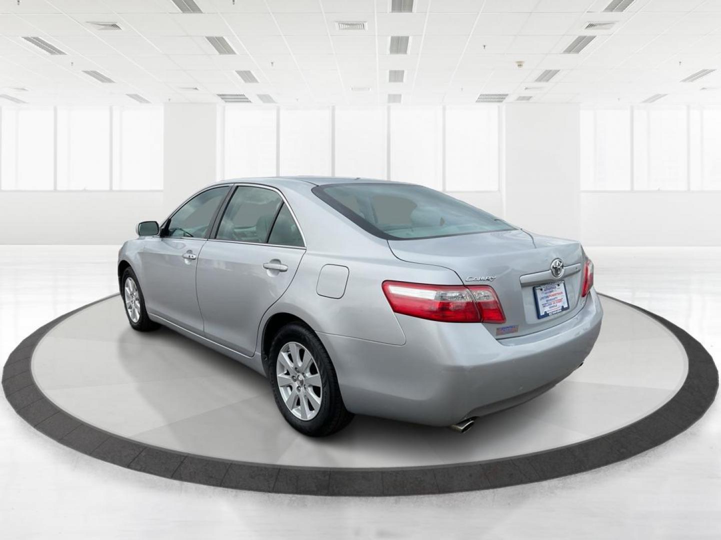 2007 Toyota Camry XLE V6 (4T1BK46K77U) with an 3.5L V-6 DOHC engine, located at 4508 South Dixie Dr, Moraine, OH, 45439, (937) 908-9800, 39.807072, -84.031563 - Photo#4