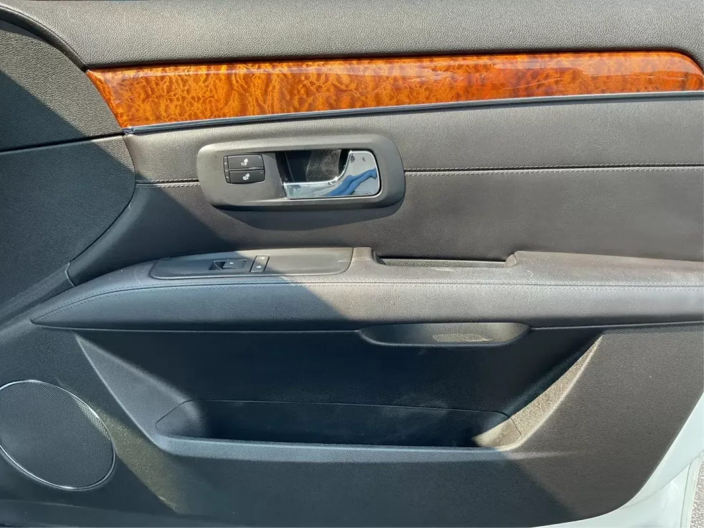 2008 Cadillac SRX V6 (1GYEE437480) with an 3.6L V-6 DOHC engine, located at 1951 S Dayton Lakeview Rd., New Carlisle, OH, 45344, (937) 908-9800, 39.890999, -84.050255 - Photo#18