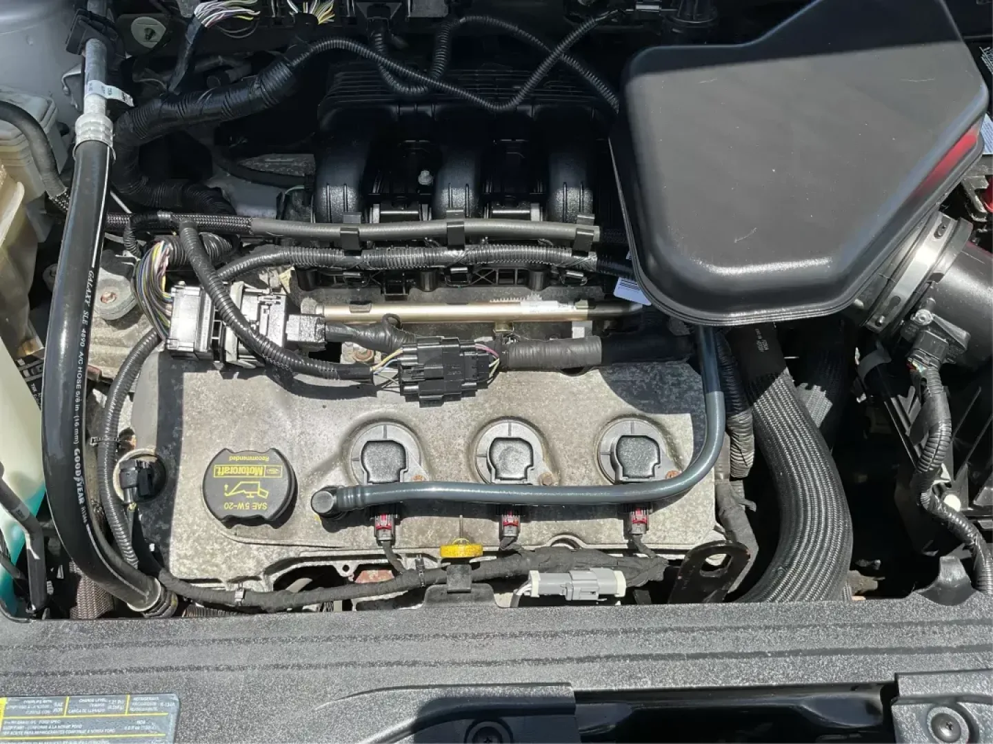 2010 Ford Edge Limited (2FMDK3KC4AB) with an Duratec 3.5L V-6 DOHC engine, located at 1230 East Main St, Xenia, OH, 45385, (937) 908-9800, 39.688042, -83.910538 - Photo#10
