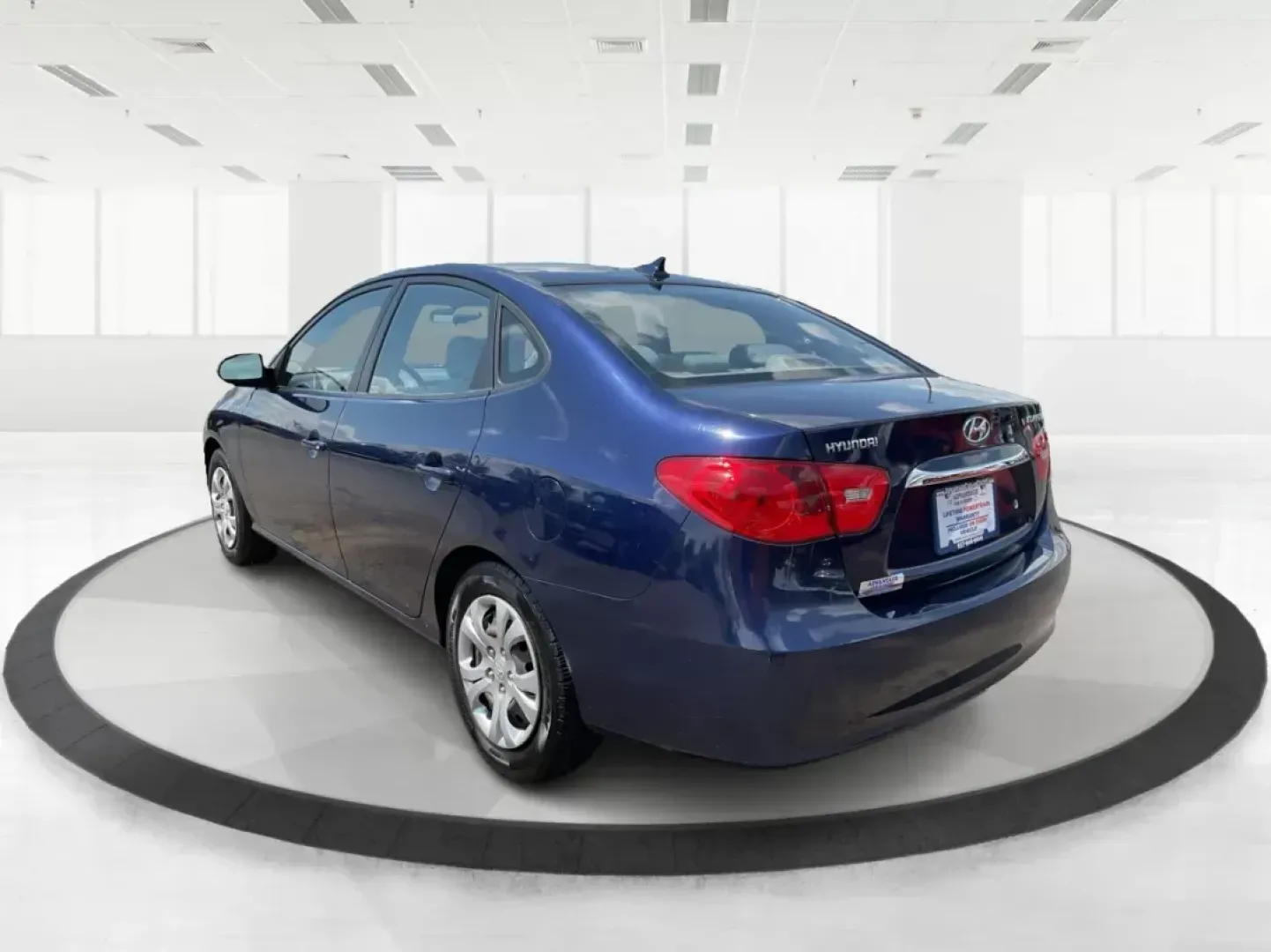 2010 Hyundai Elantra GLS (KMHDU4AD8AU) with an 2L I-4 DOHC engine, located at 1230 East Main St, Xenia, OH, 45385, (937) 908-9800, 39.688042, -83.910538 - Photo#5