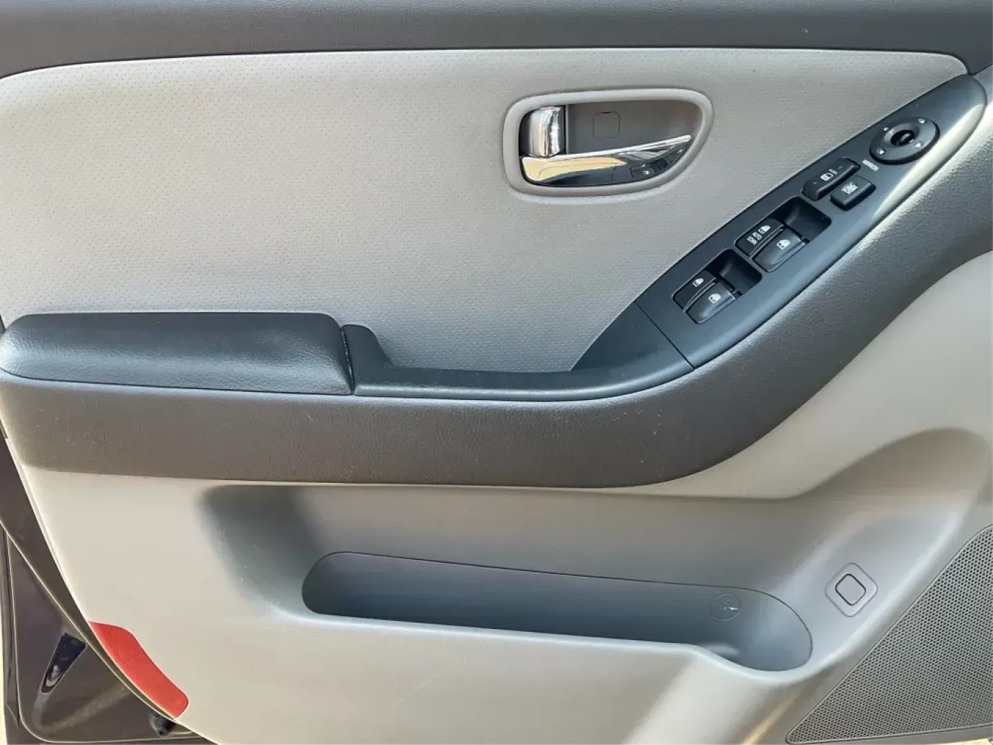 2010 Hyundai Elantra GLS (KMHDU4AD8AU) with an 2L I-4 DOHC engine, located at 1230 East Main St, Xenia, OH, 45385, (937) 908-9800, 39.688042, -83.910538 - Photo#17
