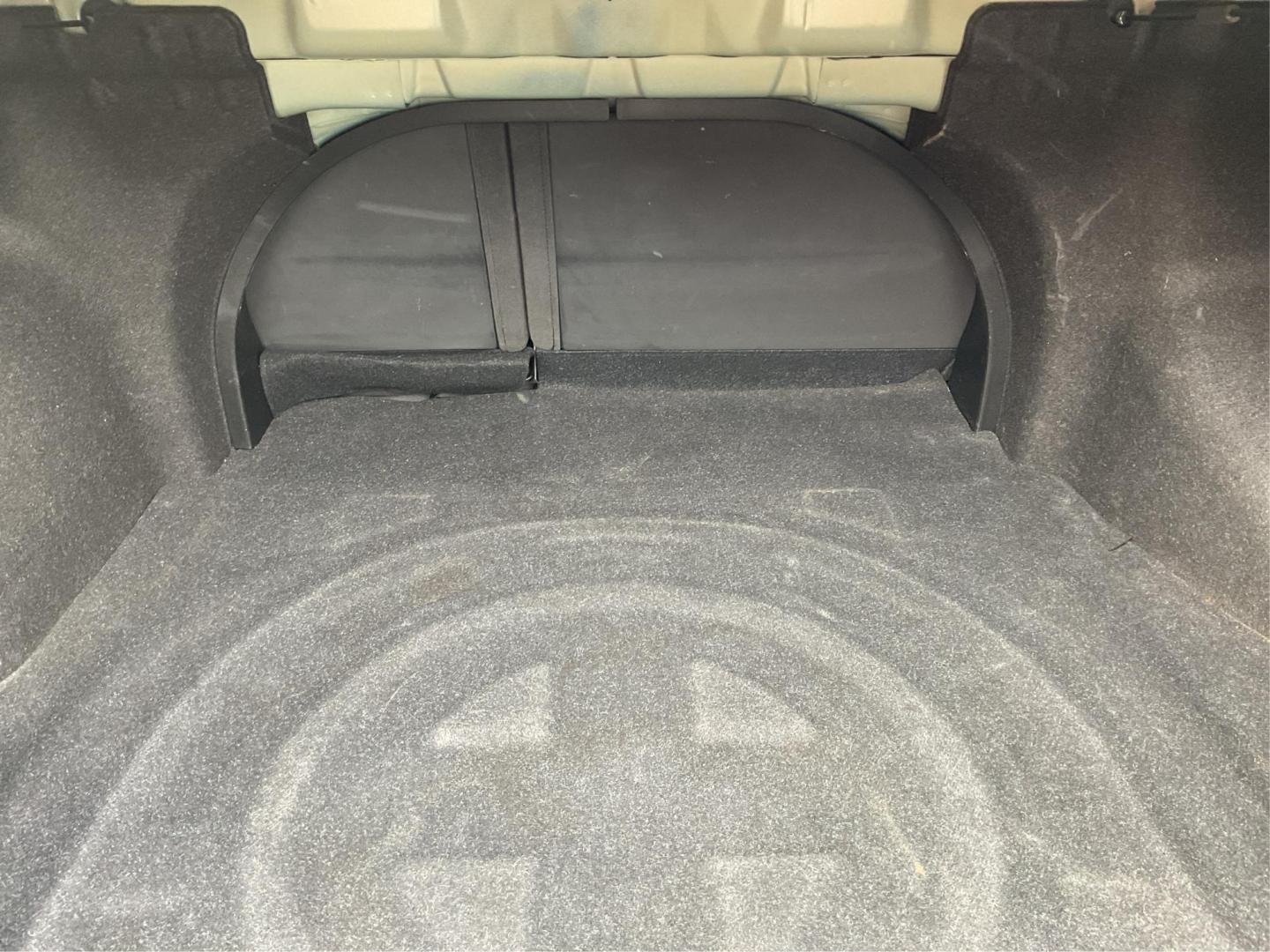 2010 Hyundai Elantra GLS (KMHDU4AD5AU) with an 2L I-4 DOHC engine, located at 4508 South Dixie Dr, Moraine, OH, 45439, (937) 908-9800, 39.807072, -84.031563 - Photo#11
