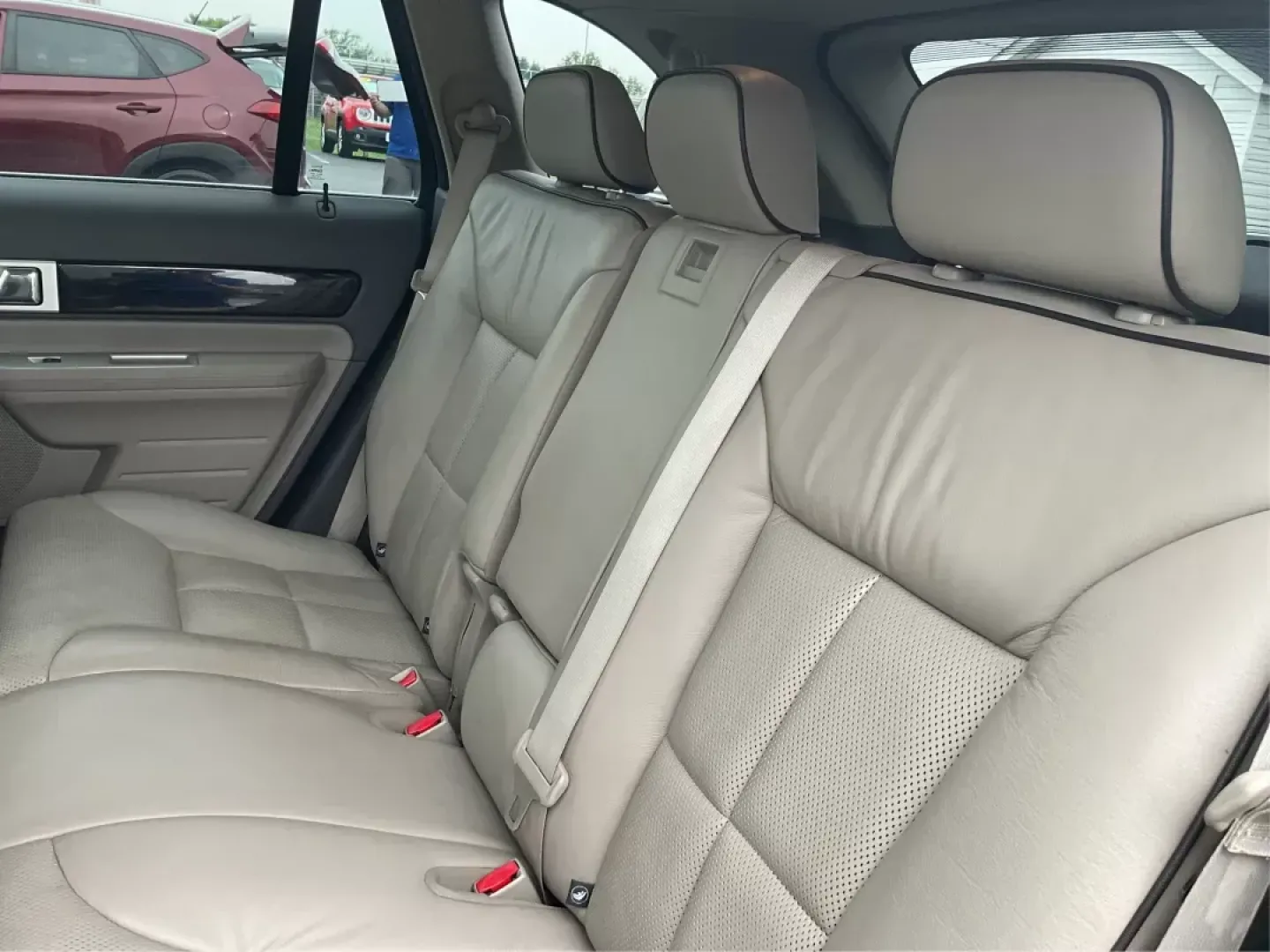 2010 Lincoln MKX AWD (2LMDJ8JC8AB) with an Other engine, located at 8750 N County Rd 25A, Piqua, OH, 45356, (937) 908-9800, 40.164391, -84.232513 - Photo#9