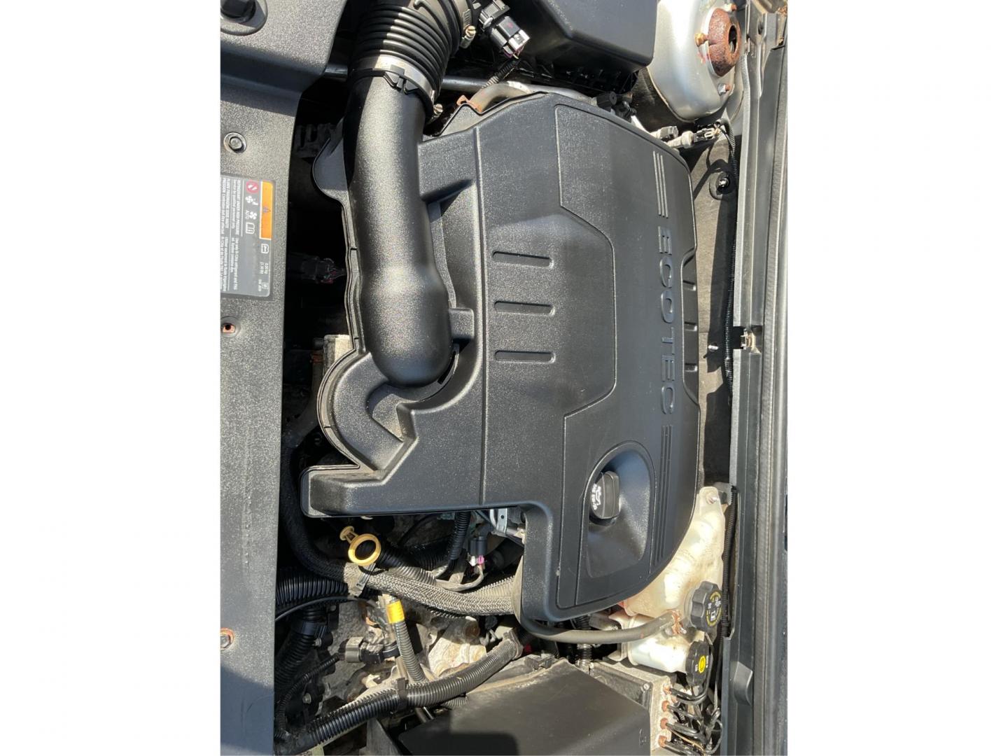 2011 Chevrolet Malibu 1LT (1G1ZC5E1XBF) with an Ecotec 2.4L I-4 DOHC engine, located at 880 E. National Road, OH, 45377, (937) 908-9800, 39.891918, -84.183975 - Photo#10