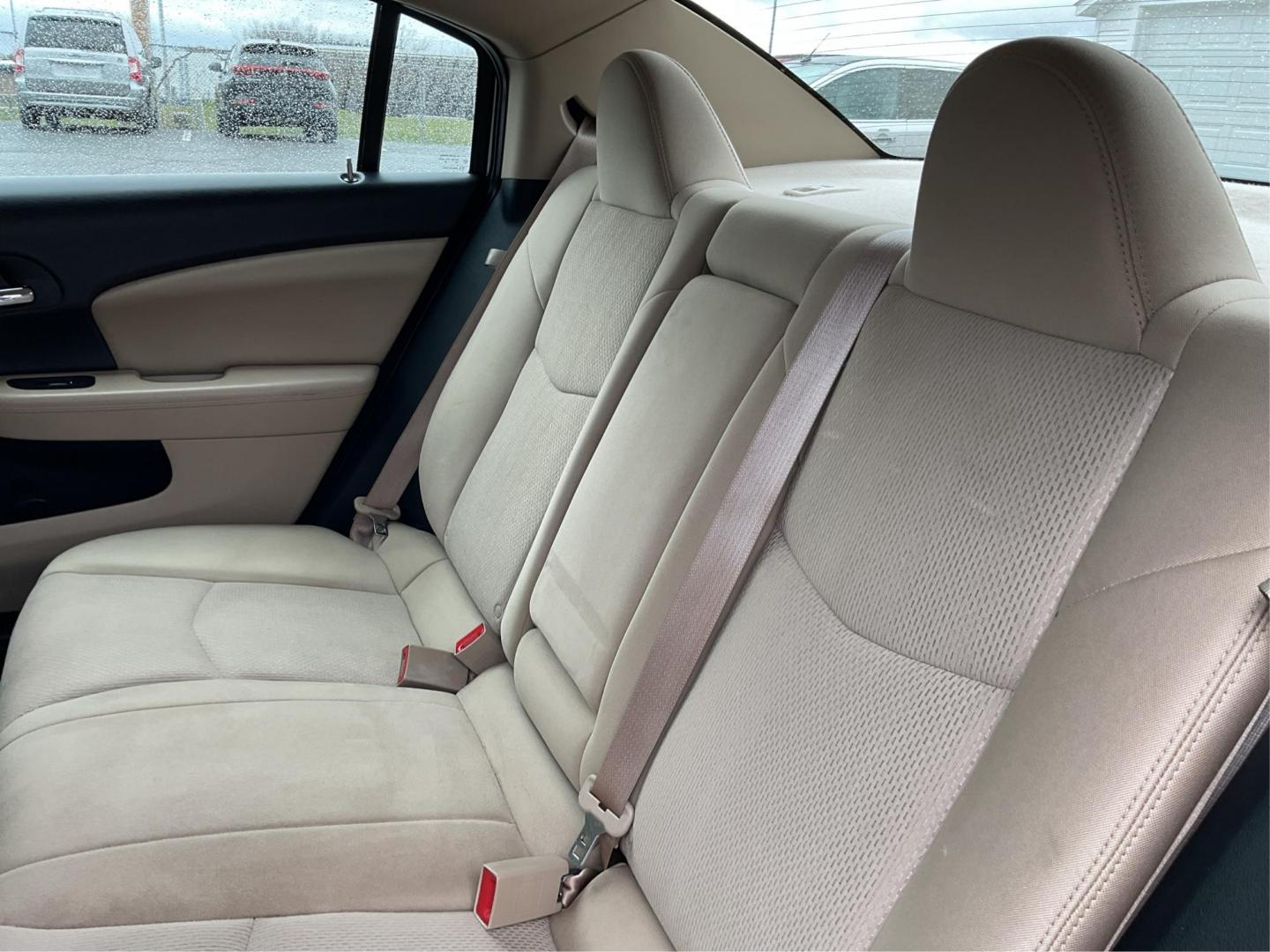2011 Chrysler 200 Touring (1C3BC1FG5BN) with an 3.6L V6 DOHC 24V FFV engine, 6-Speed Automatic transmission, located at 880 E. National Road, OH, 45377, (937) 908-9800, 39.891918, -84.183975 - Photo#9