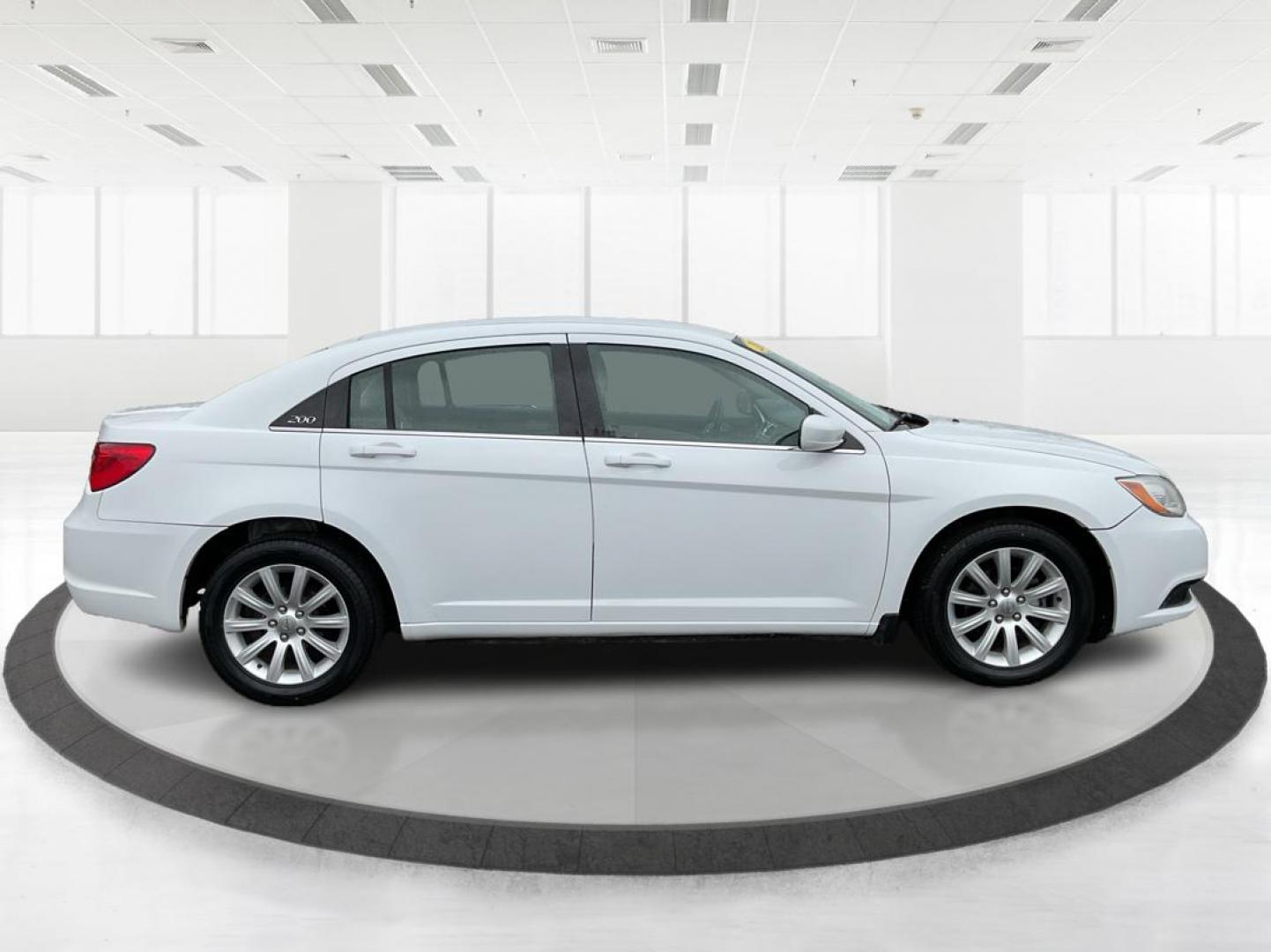 2011 Chrysler 200 Touring (1C3BC1FG5BN) with an 3.6L V6 DOHC 24V FFV engine, 6-Speed Automatic transmission, located at 880 E. National Road, OH, 45377, (937) 908-9800, 39.891918, -84.183975 - Photo#1