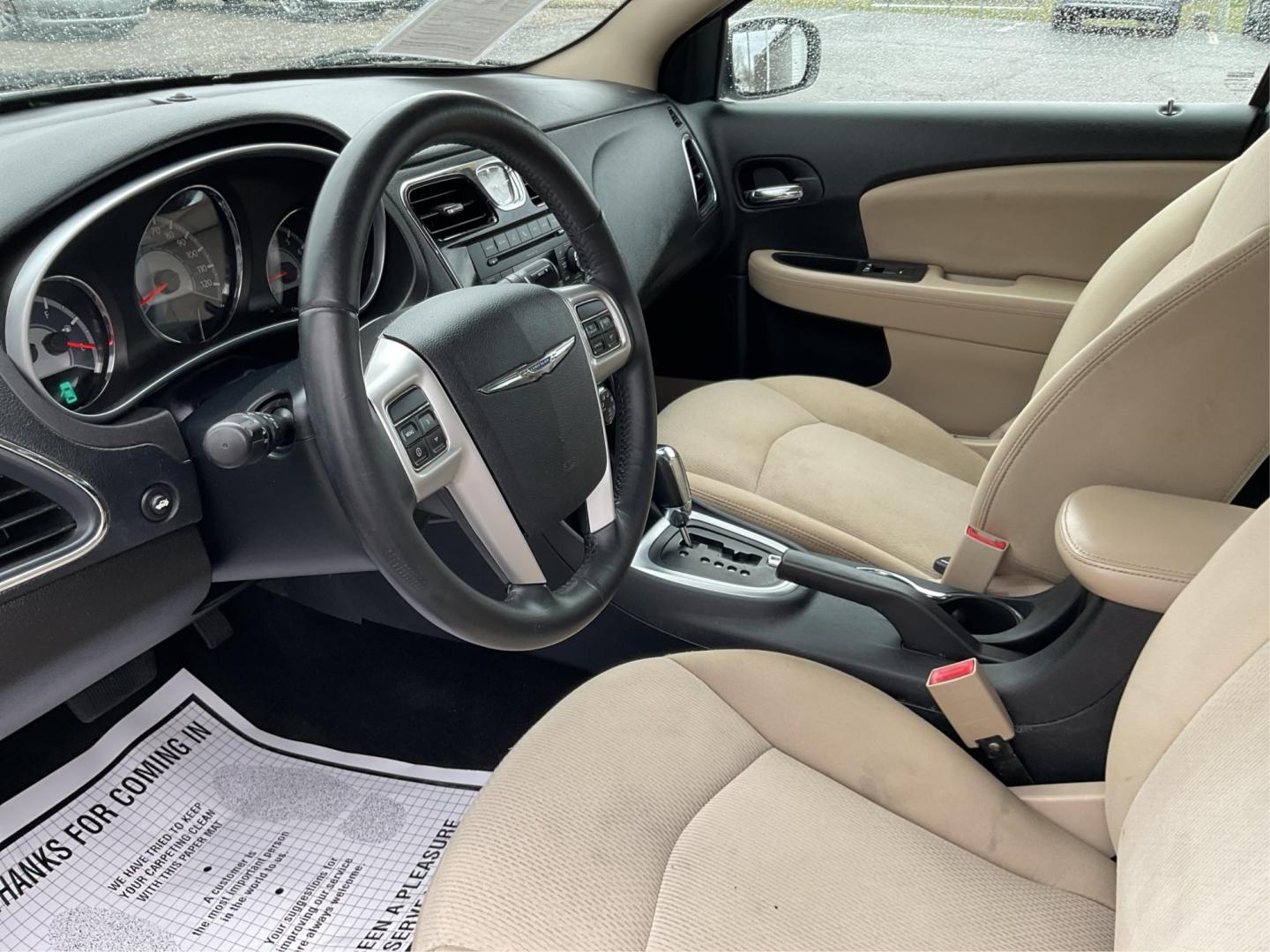 2011 Chrysler 200 Touring (1C3BC1FG5BN) with an 3.6L V6 DOHC 24V FFV engine, 6-Speed Automatic transmission, located at 880 E. National Road, OH, 45377, (937) 908-9800, 39.891918, -84.183975 - Photo#8