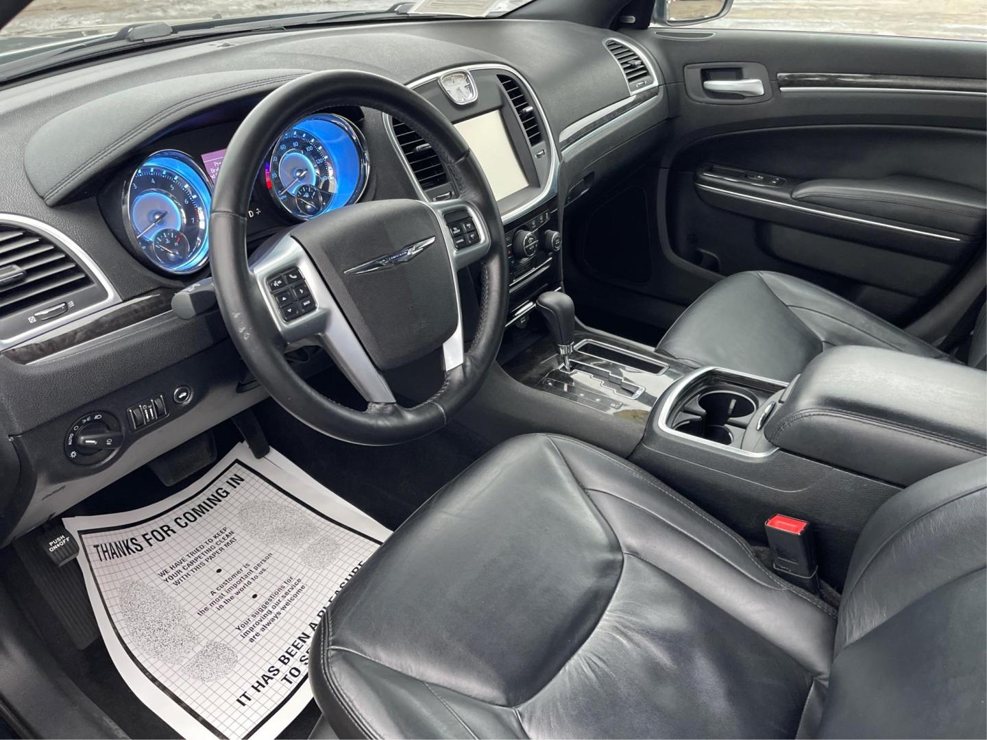 2011 Blackberry Pearl Chrysler 300 Limited RWD (2C3CA5CG4BH) with an 3.6L V6 SOHC 24V engine, 5-Speed Automatic transmission, located at 1184 Kauffman Ave, Fairborn, OH, 45324, (937) 908-9800, 39.807072, -84.031563 - Photo#7