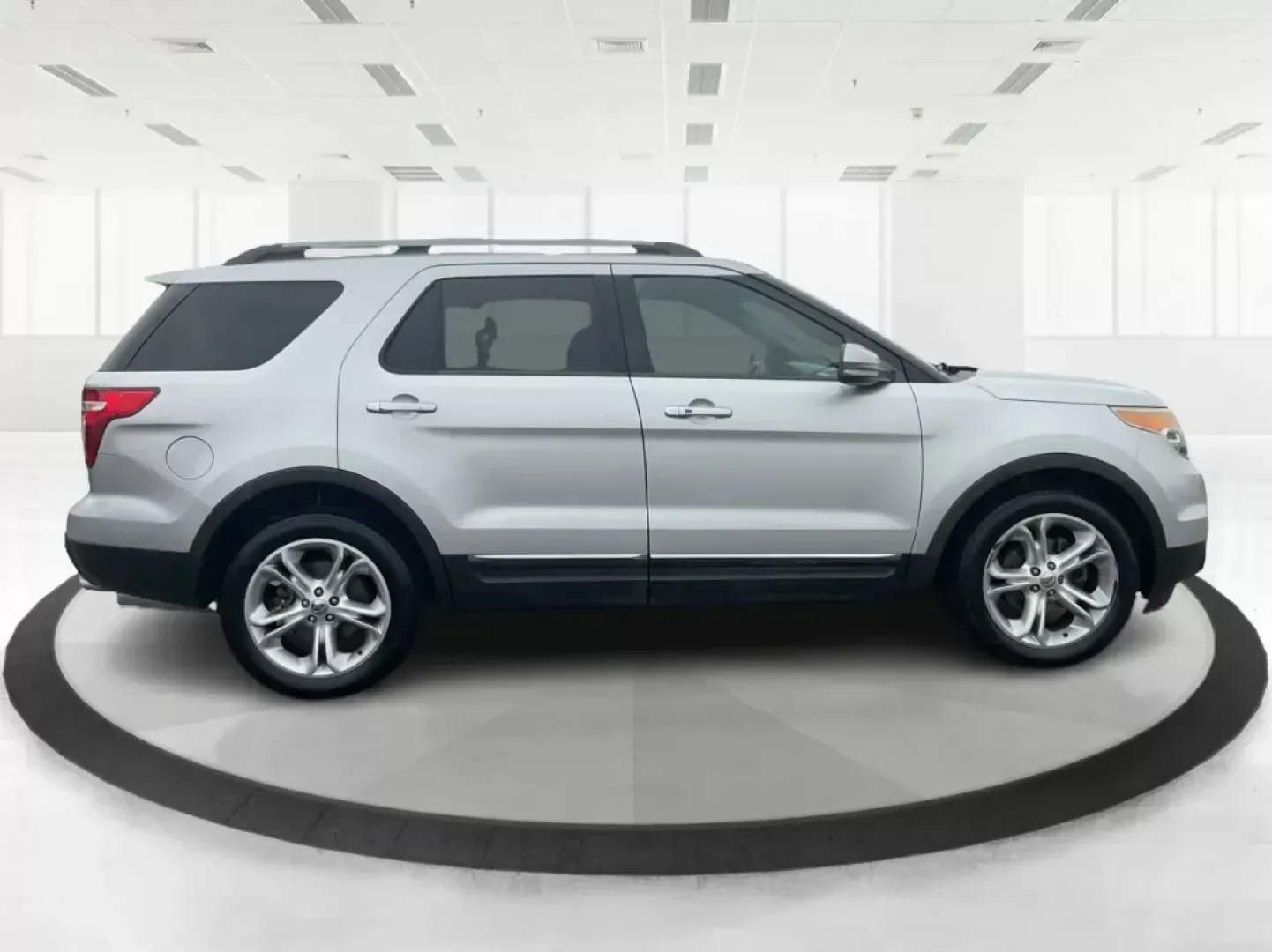 2011 Ford Explorer Limited (1FMHK8F80BG) with an 3.5L V-6 DOHC engine, located at 1230 East Main St, Xenia, OH, 45385, (937) 908-9800, 39.688042, -83.910538 - Photo#1