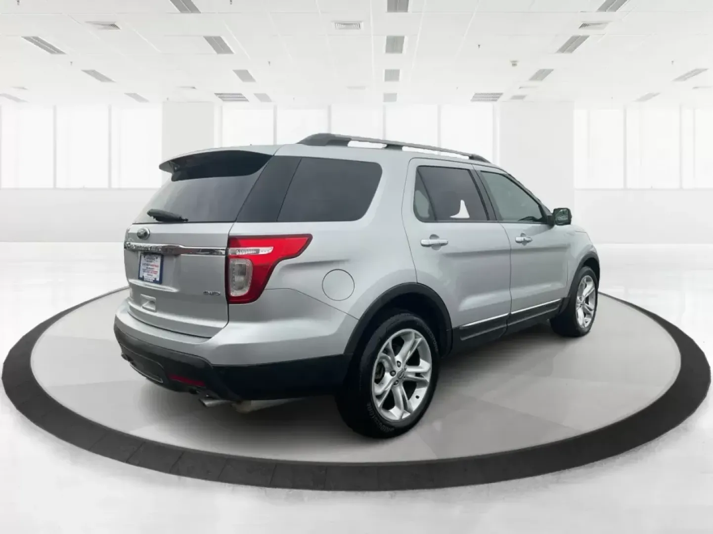 2011 Ford Explorer Limited (1FMHK8F80BG) with an 3.5L V-6 DOHC engine, located at 1230 East Main St, Xenia, OH, 45385, (937) 908-9800, 39.688042, -83.910538 - Photo#2