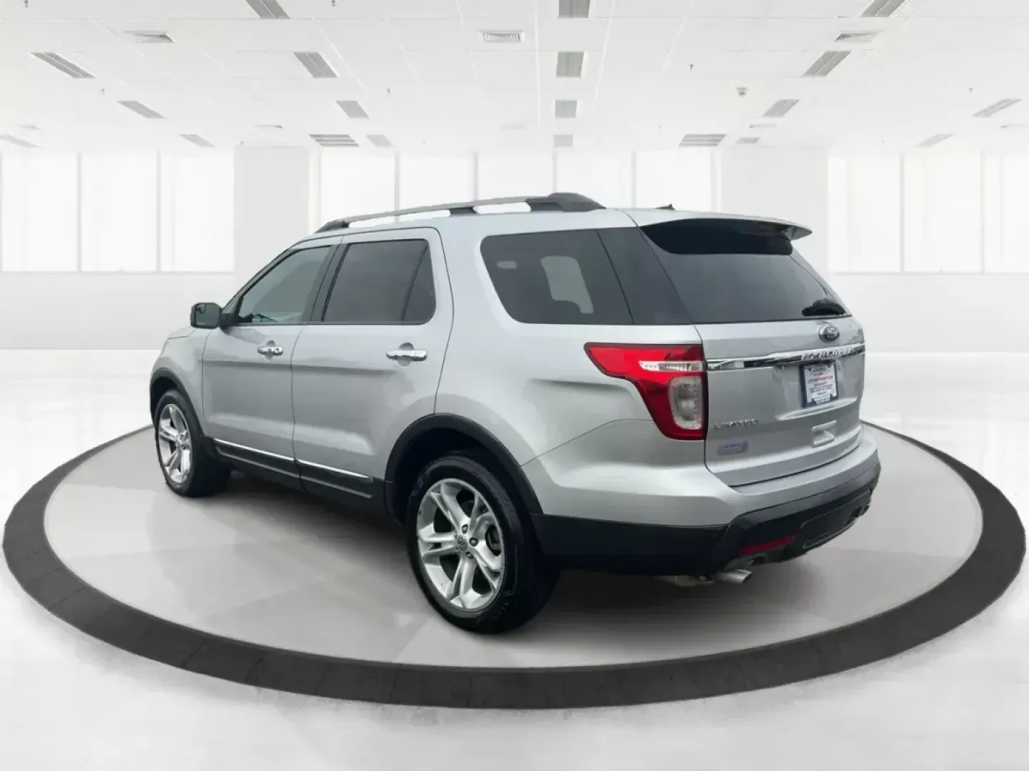 2011 Ford Explorer Limited (1FMHK8F80BG) with an 3.5L V-6 DOHC engine, located at 1230 East Main St, Xenia, OH, 45385, (937) 908-9800, 39.688042, -83.910538 - Photo#4