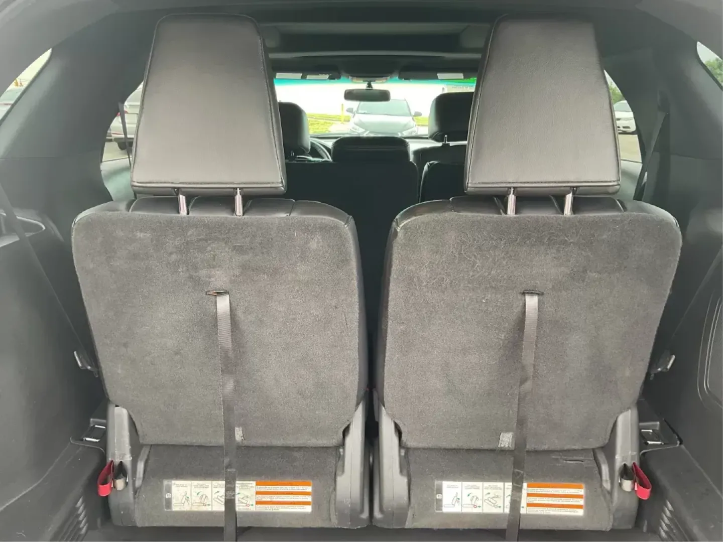2011 Ford Explorer Limited (1FMHK8F80BG) with an 3.5L V-6 DOHC engine, located at 1230 East Main St, Xenia, OH, 45385, (937) 908-9800, 39.688042, -83.910538 - Photo#10