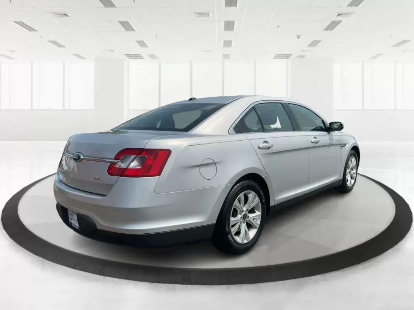 2011 Ford Taurus SEL (1FAHP2EW4BG) with an Duratec 3.5L V-6 DOHC engine, located at 401 Woodman Dr, Riverside, OH, 45431, (937) 908-9800, 39.761024, -84.120956 - Photo#2
