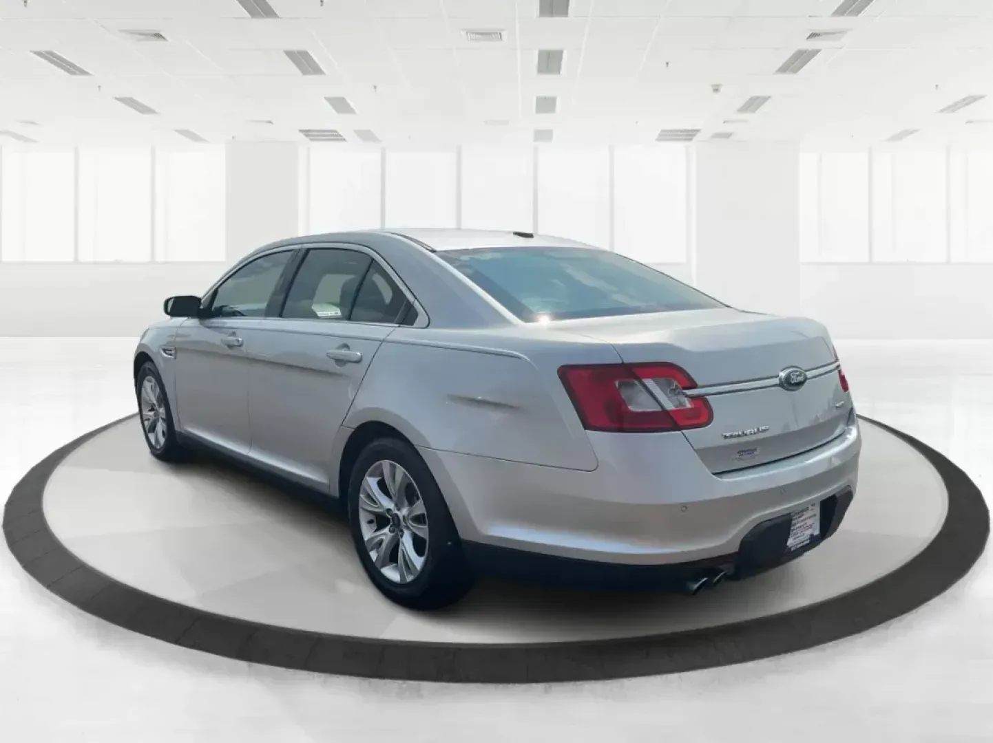 2011 Ford Taurus SEL (1FAHP2EW4BG) with an Duratec 3.5L V-6 DOHC engine, located at 401 Woodman Dr, Riverside, OH, 45431, (937) 908-9800, 39.761024, -84.120956 - Photo#4