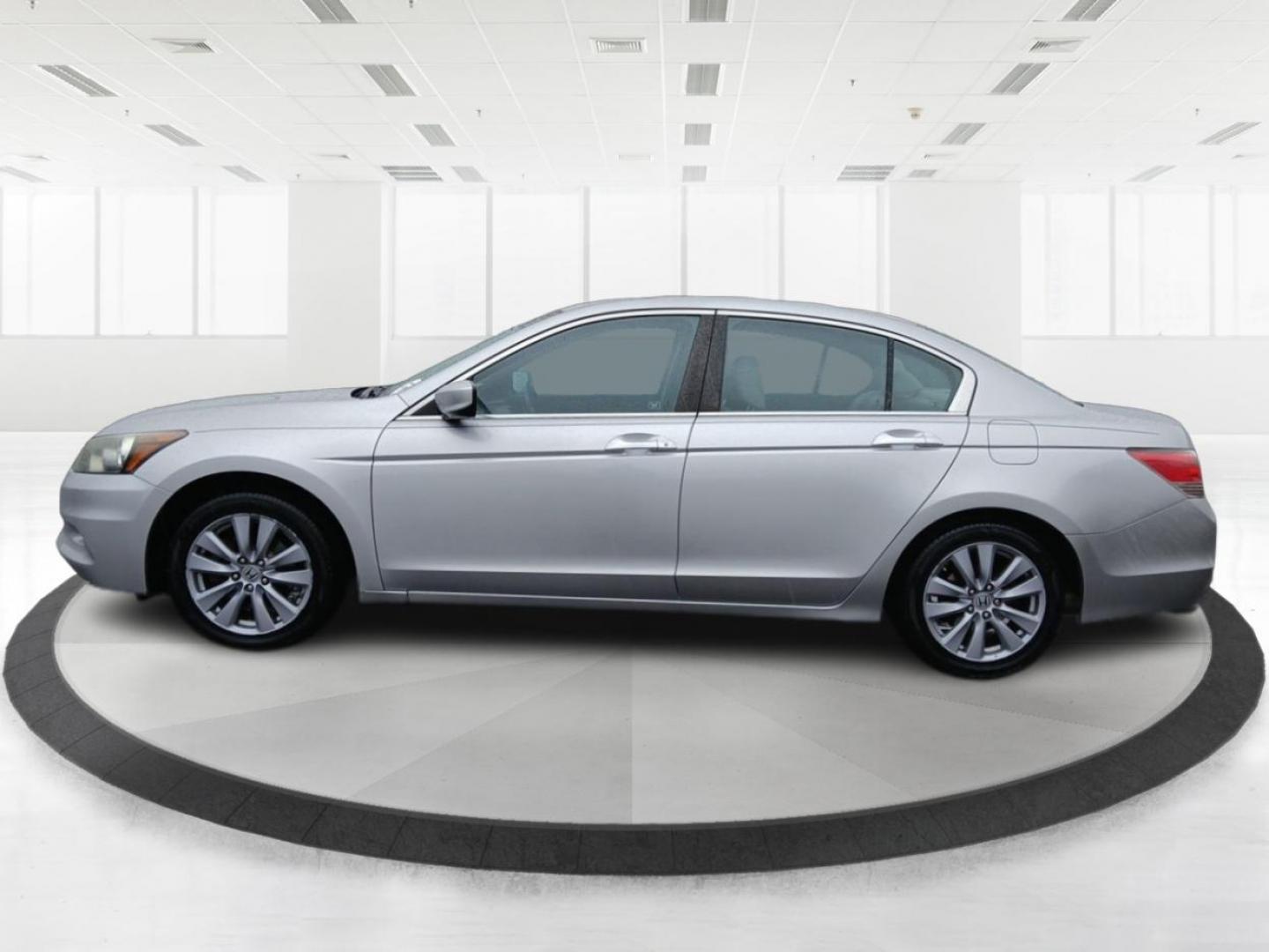 2011 Honda Accord EX-L V-6 Sedan AT (1HGCP3F82BA) with an 3.5L V6 SOHC 24V engine, 5-Speed Automatic transmission, located at 1184 Kauffman Ave, Fairborn, OH, 45324, (937) 908-9800, 39.807072, -84.031563 - Photo#5