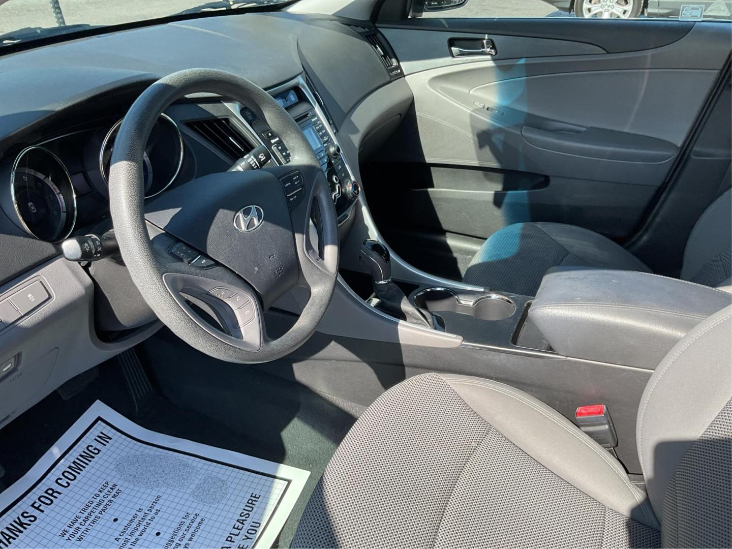 2011 Hyundai Sonata GLS (5NPEB4AC0BH) with an 2.4L I-4 gasoline direct injection engine, located at 8750 N County Rd 25A, Piqua, OH, 45356, (937) 908-9800, 40.164391, -84.232513 - Photo#8