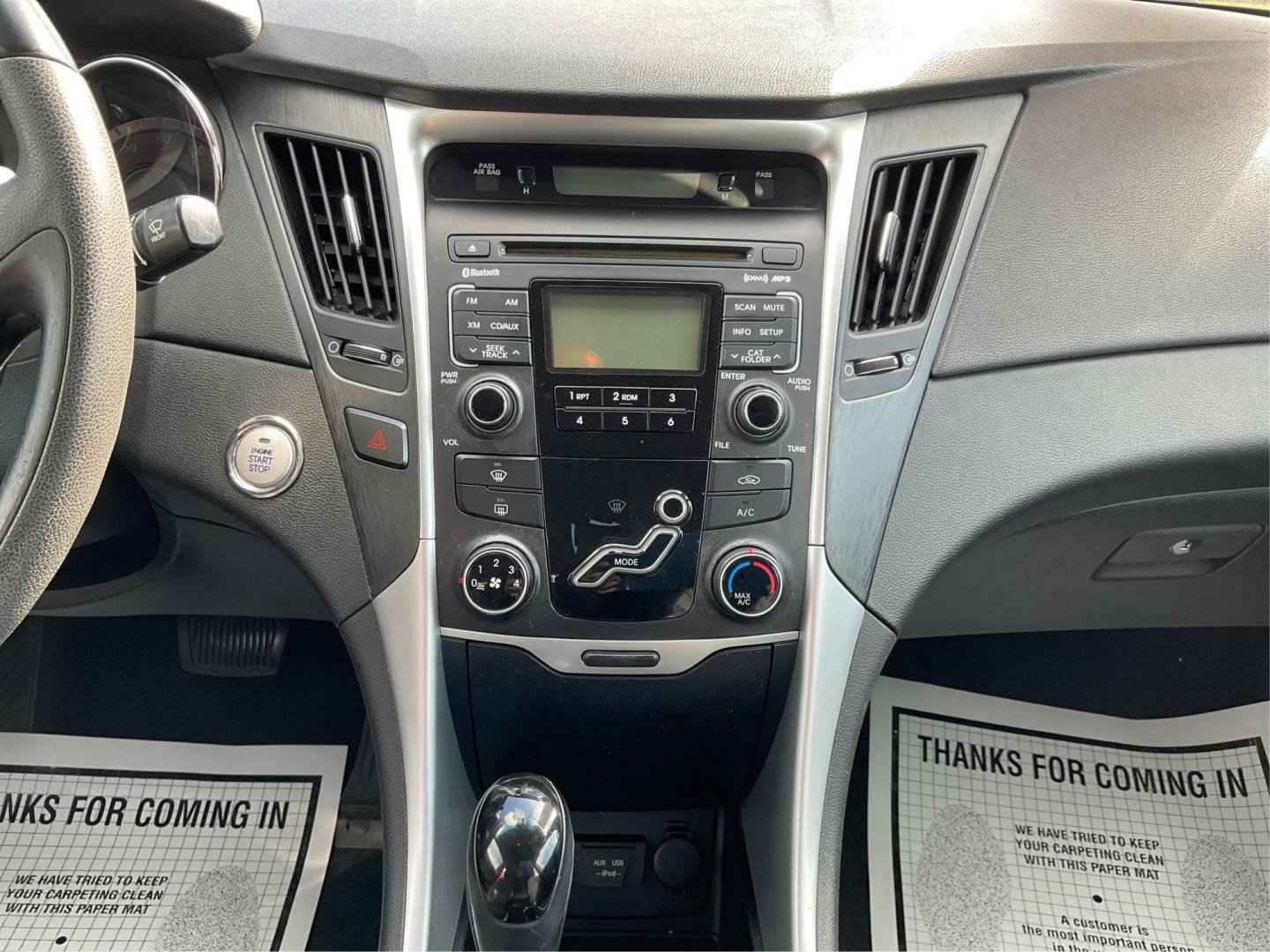 2011 Hyundai Sonata SE (5NPEC4AC5BH) with an 2.4L I-4 gasoline direct injection engine, located at 401 Woodman Dr, Riverside, OH, 45431, (937) 908-9800, 39.761024, -84.120956 - Photo#12