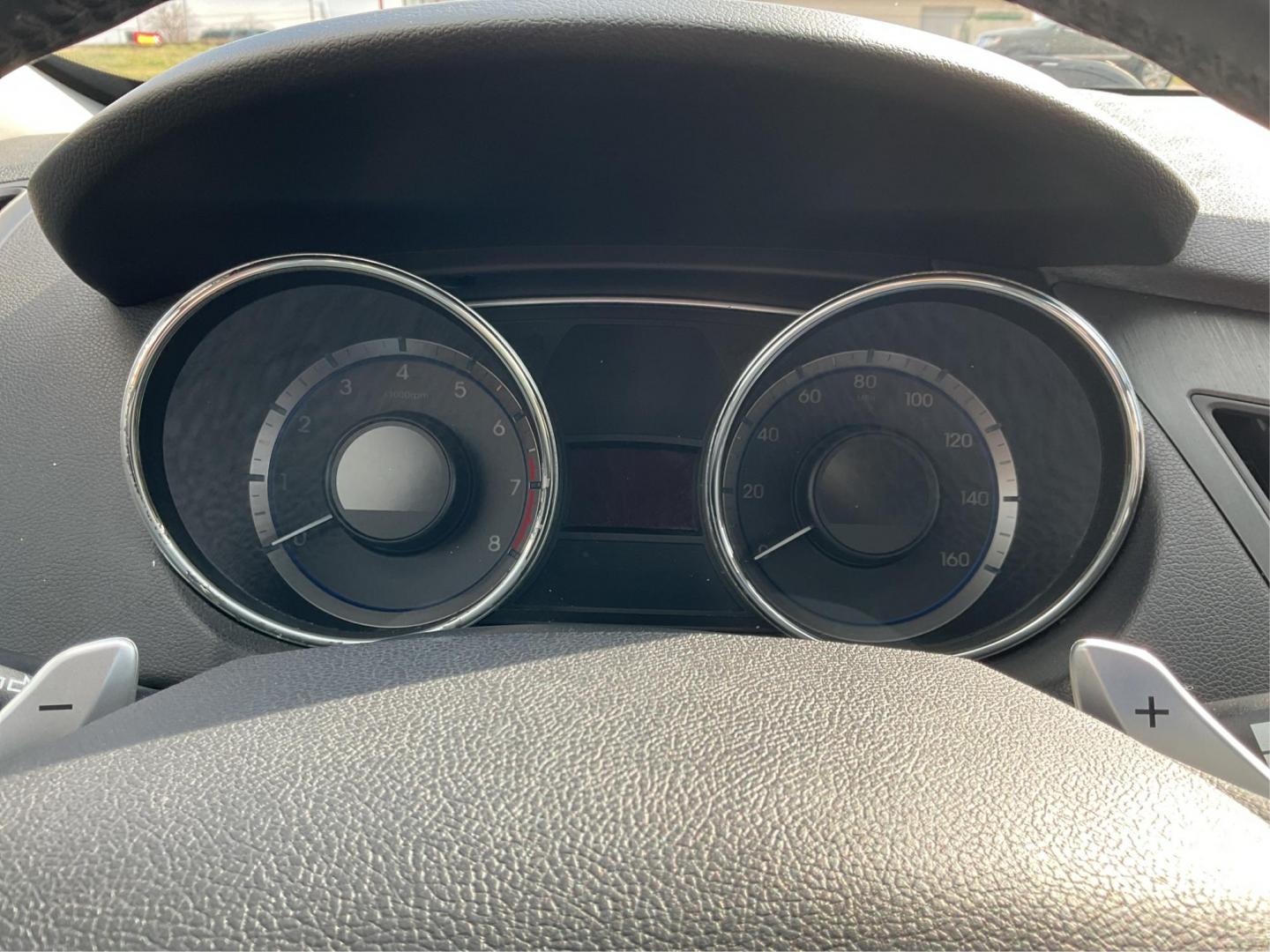 2011 Hyundai Sonata SE (5NPEC4AC5BH) with an 2.4L I-4 gasoline direct injection engine, located at 401 Woodman Dr, Riverside, OH, 45431, (937) 908-9800, 39.761024, -84.120956 - Photo#14