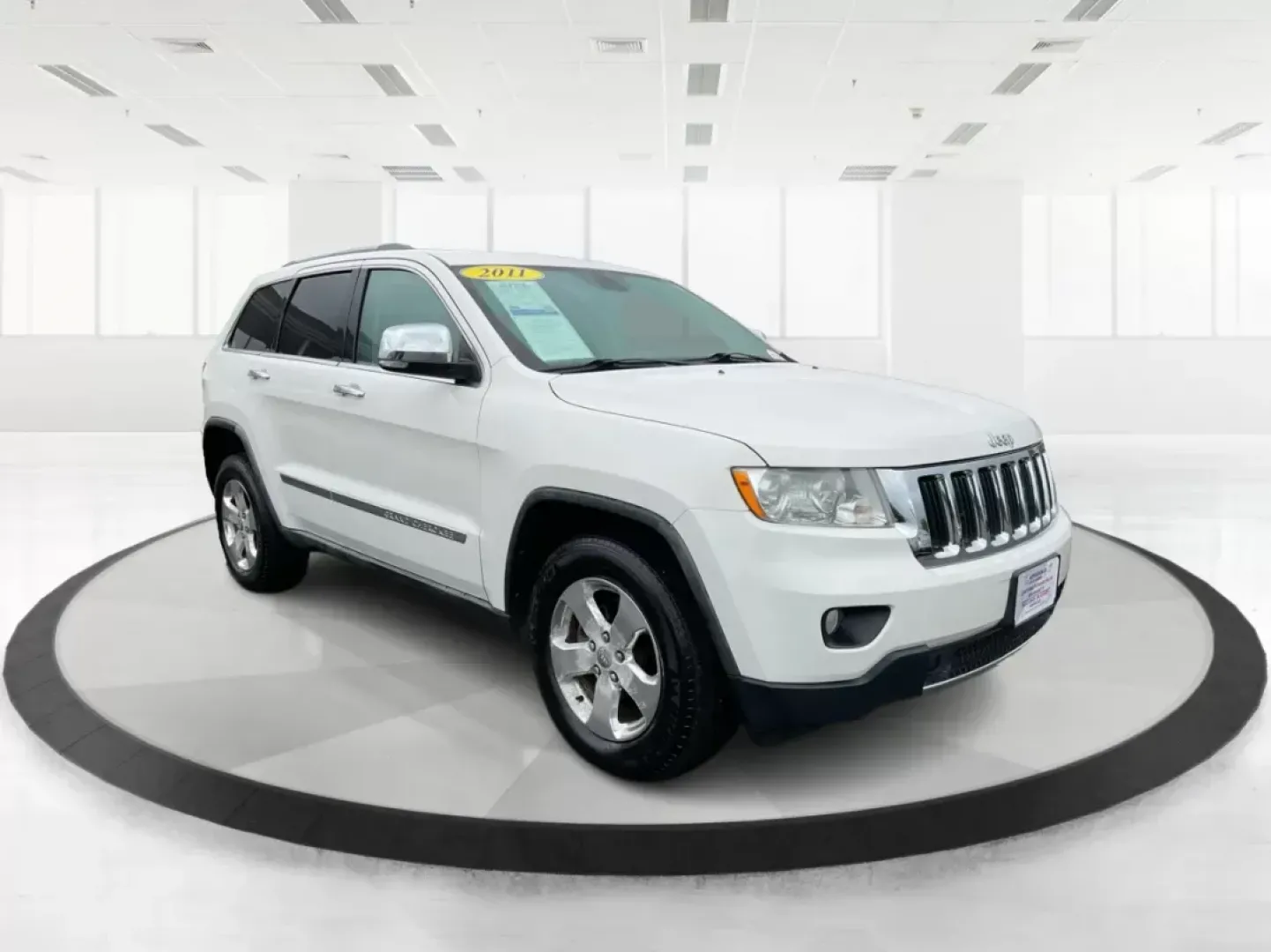 2011 Jeep Grand Cherokee Limited (1J4RR5GG2BC) with an Other engine, located at 1184 Kauffman Ave, Fairborn, OH, 45324, (937) 908-9800, 39.807072, -84.031563 - Photo#0