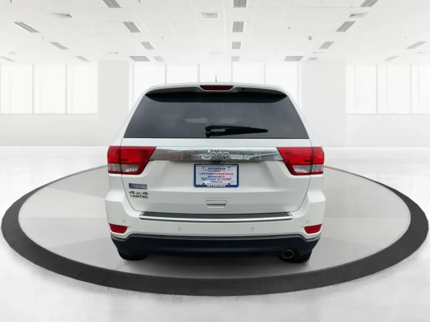 2011 Jeep Grand Cherokee Limited (1J4RR5GG2BC) with an Other engine, located at 1184 Kauffman Ave, Fairborn, OH, 45324, (937) 908-9800, 39.807072, -84.031563 - Photo#4