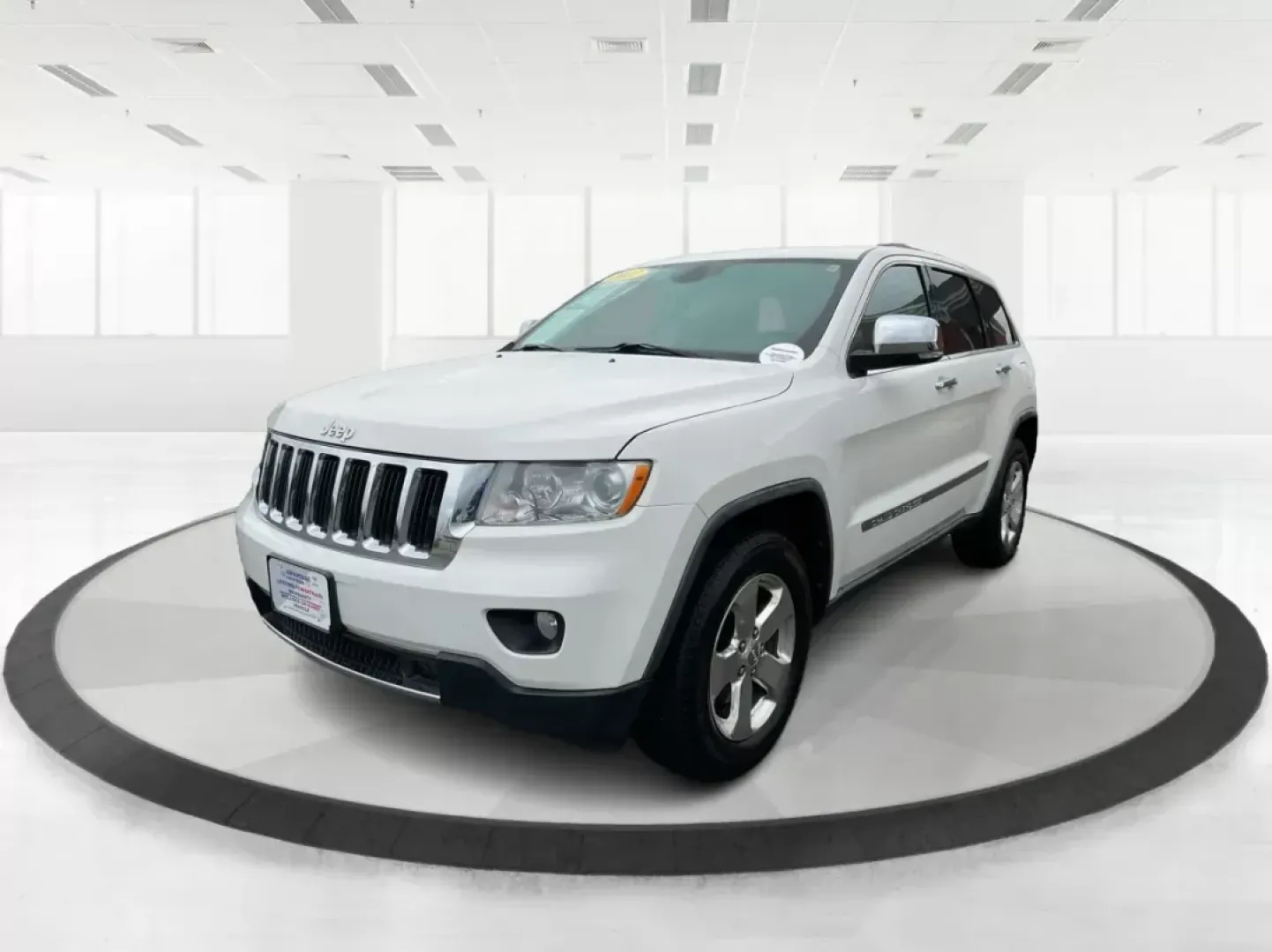 2011 Jeep Grand Cherokee Limited (1J4RR5GG2BC) with an Other engine, located at 1184 Kauffman Ave, Fairborn, OH, 45324, (937) 908-9800, 39.807072, -84.031563 - Photo#8