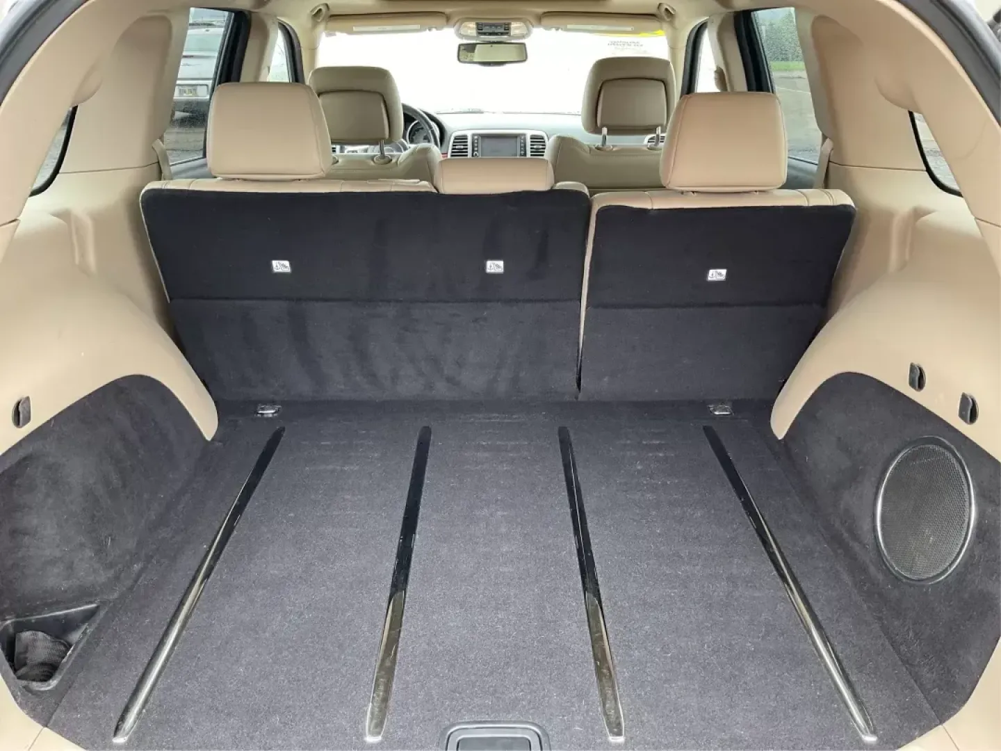 2011 Jeep Grand Cherokee Limited (1J4RR5GG2BC) with an Other engine, located at 1184 Kauffman Ave, Fairborn, OH, 45324, (937) 908-9800, 39.807072, -84.031563 - Photo#12