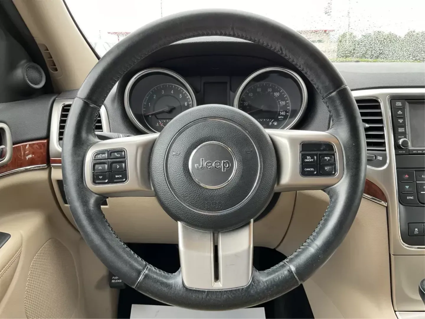 2011 Jeep Grand Cherokee Limited (1J4RR5GG2BC) with an Other engine, located at 1184 Kauffman Ave, Fairborn, OH, 45324, (937) 908-9800, 39.807072, -84.031563 - Photo#16