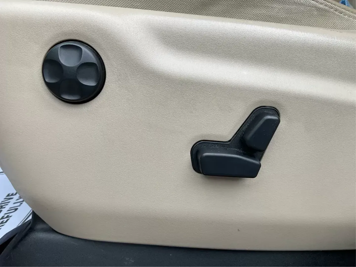 2011 Jeep Grand Cherokee Limited (1J4RR5GG2BC) with an Other engine, located at 1184 Kauffman Ave, Fairborn, OH, 45324, (937) 908-9800, 39.807072, -84.031563 - Photo#18