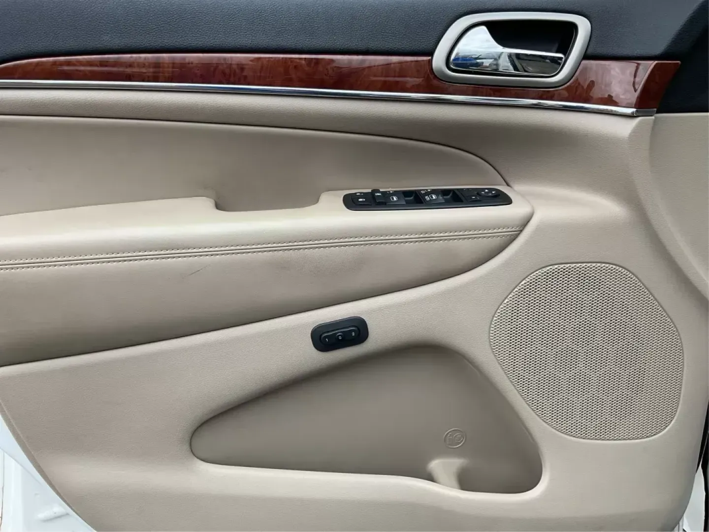 2011 Jeep Grand Cherokee Limited (1J4RR5GG2BC) with an Other engine, located at 1184 Kauffman Ave, Fairborn, OH, 45324, (937) 908-9800, 39.807072, -84.031563 - Photo#19