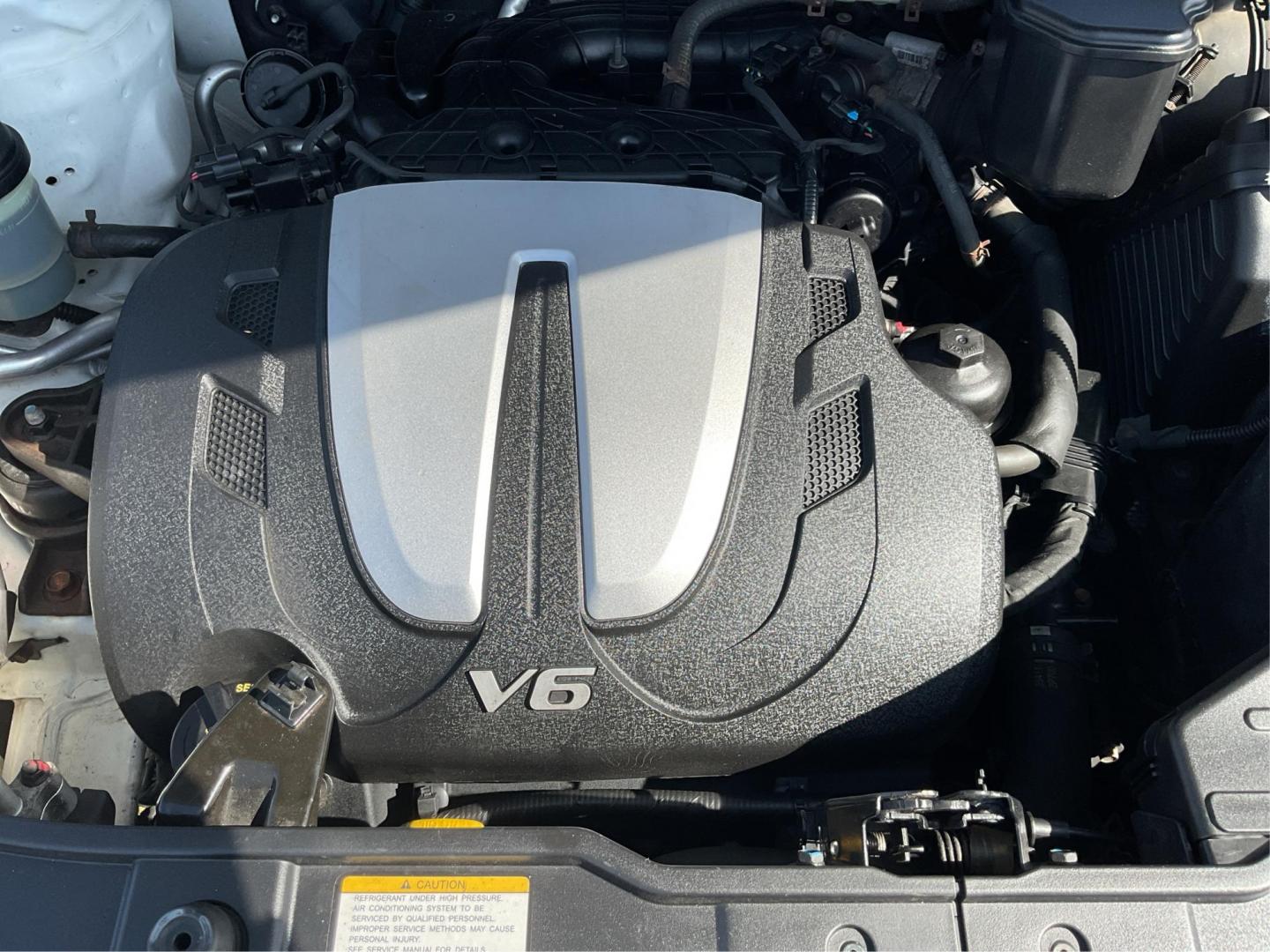 2011 Kia Sorento EX V6 (5XYKUDA22BG) with an 3.5L V-6 DOHC engine, located at 4508 South Dixie Dr, Moraine, OH, 45439, (937) 908-9800, 39.807072, -84.031563 - Photo#10