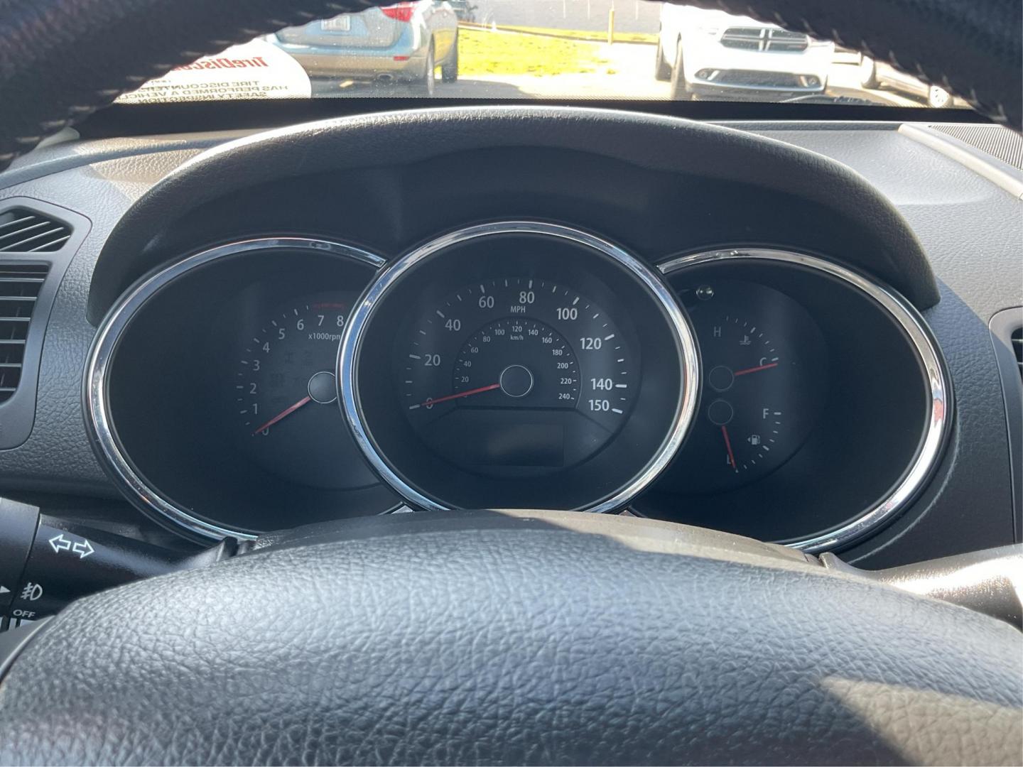 2011 Kia Sorento EX V6 (5XYKUDA22BG) with an 3.5L V-6 DOHC engine, located at 4508 South Dixie Dr, Moraine, OH, 45439, (937) 908-9800, 39.807072, -84.031563 - Photo#14
