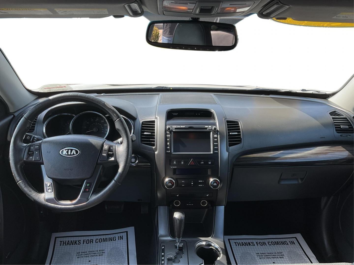 2011 Kia Sorento EX V6 (5XYKUDA22BG) with an 3.5L V-6 DOHC engine, located at 4508 South Dixie Dr, Moraine, OH, 45439, (937) 908-9800, 39.807072, -84.031563 - Photo#19