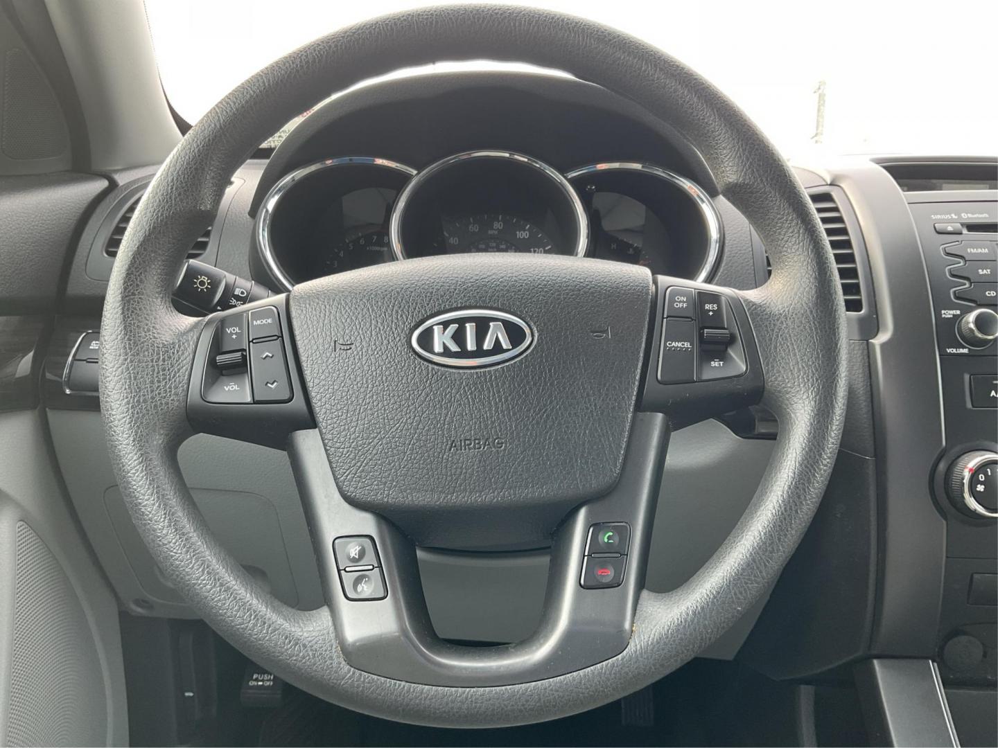 2011 Kia Sorento LX (5XYKT4A10BG) with an 2.4L I-4 DOHC engine, located at 1230 East Main St, Xenia, OH, 45385, (937) 908-9800, 39.688042, -83.910538 - Photo#15