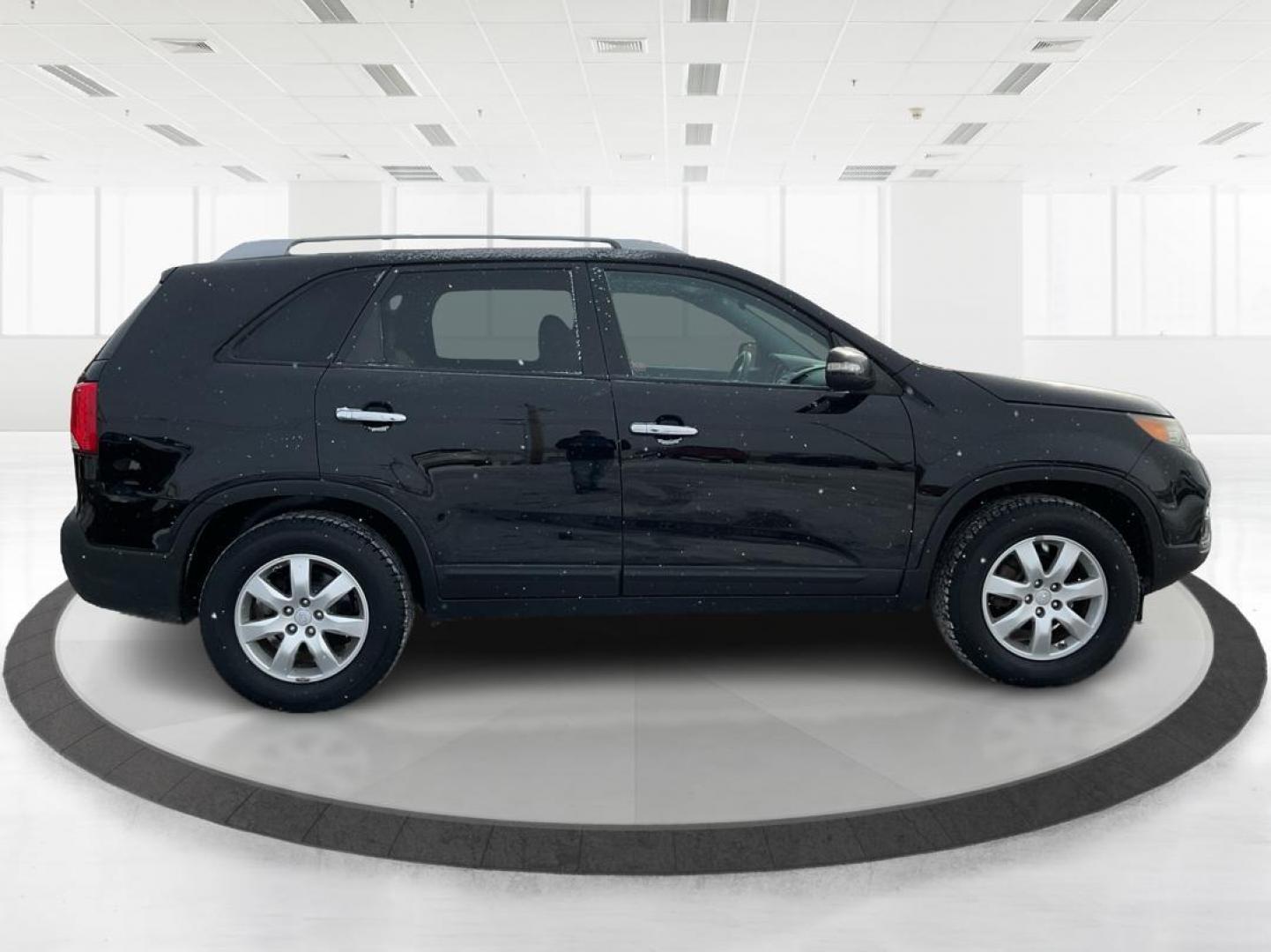2011 Kia Sorento LX (5XYKT4A10BG) with an 2.4L I-4 DOHC engine, located at 1230 East Main St, Xenia, OH, 45385, (937) 908-9800, 39.688042, -83.910538 - Photo#1