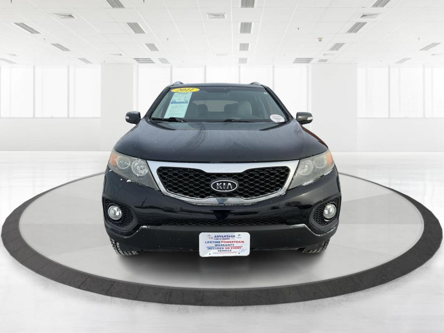 2011 Kia Sorento LX (5XYKT4A10BG) with an 2.4L I-4 DOHC engine, located at 1230 East Main St, Xenia, OH, 45385, (937) 908-9800, 39.688042, -83.910538 - Photo#6