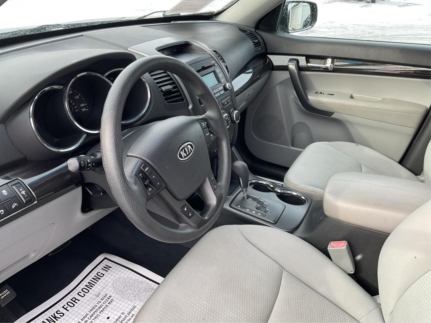 2011 Kia Sorento LX (5XYKT4A10BG) with an 2.4L I-4 DOHC engine, located at 1230 East Main St, Xenia, OH, 45385, (937) 908-9800, 39.688042, -83.910538 - Photo#8