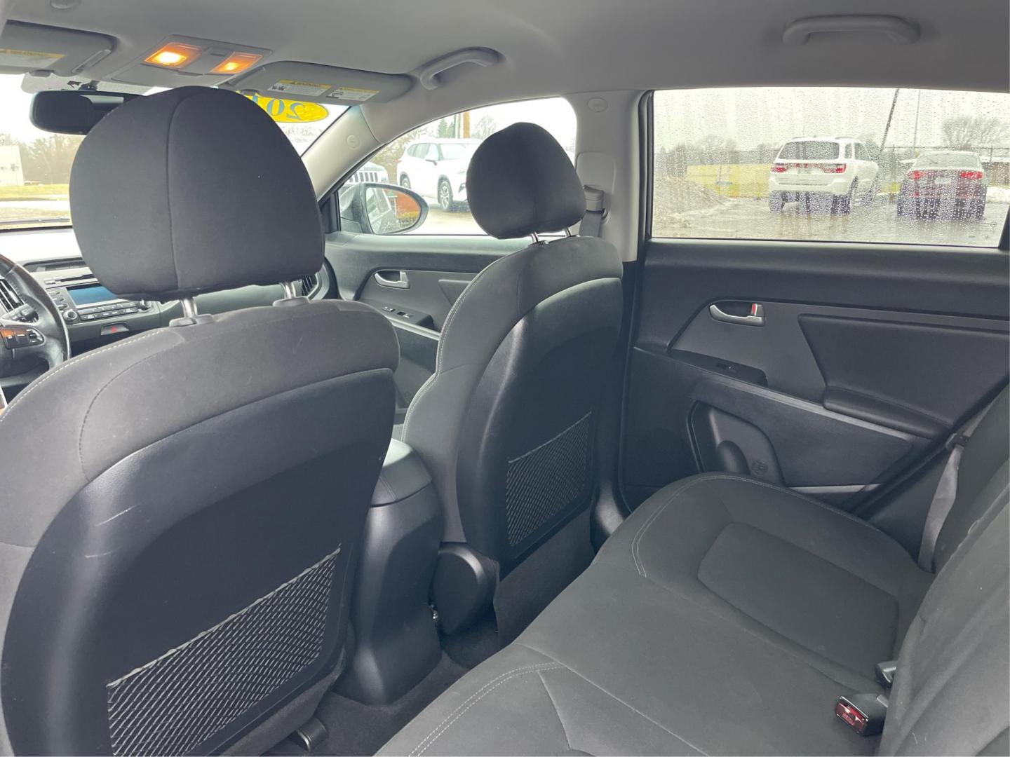 2011 Kia Sportage EX AWD (KNDPCCA29B7) with an 2.4L V6 DOHC 24V engine, 6-Speed Automatic transmission, located at 4508 South Dixie Dr, Moraine, OH, 45439, (937) 908-9800, 39.807072, -84.031563 - Photo#9