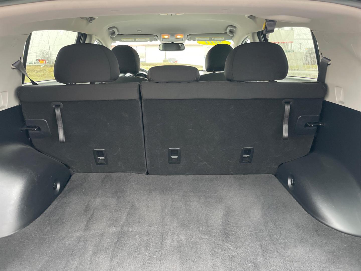 2011 Kia Sportage EX AWD (KNDPCCA29B7) with an 2.4L V6 DOHC 24V engine, 6-Speed Automatic transmission, located at 4508 South Dixie Dr, Moraine, OH, 45439, (937) 908-9800, 39.807072, -84.031563 - Photo#11