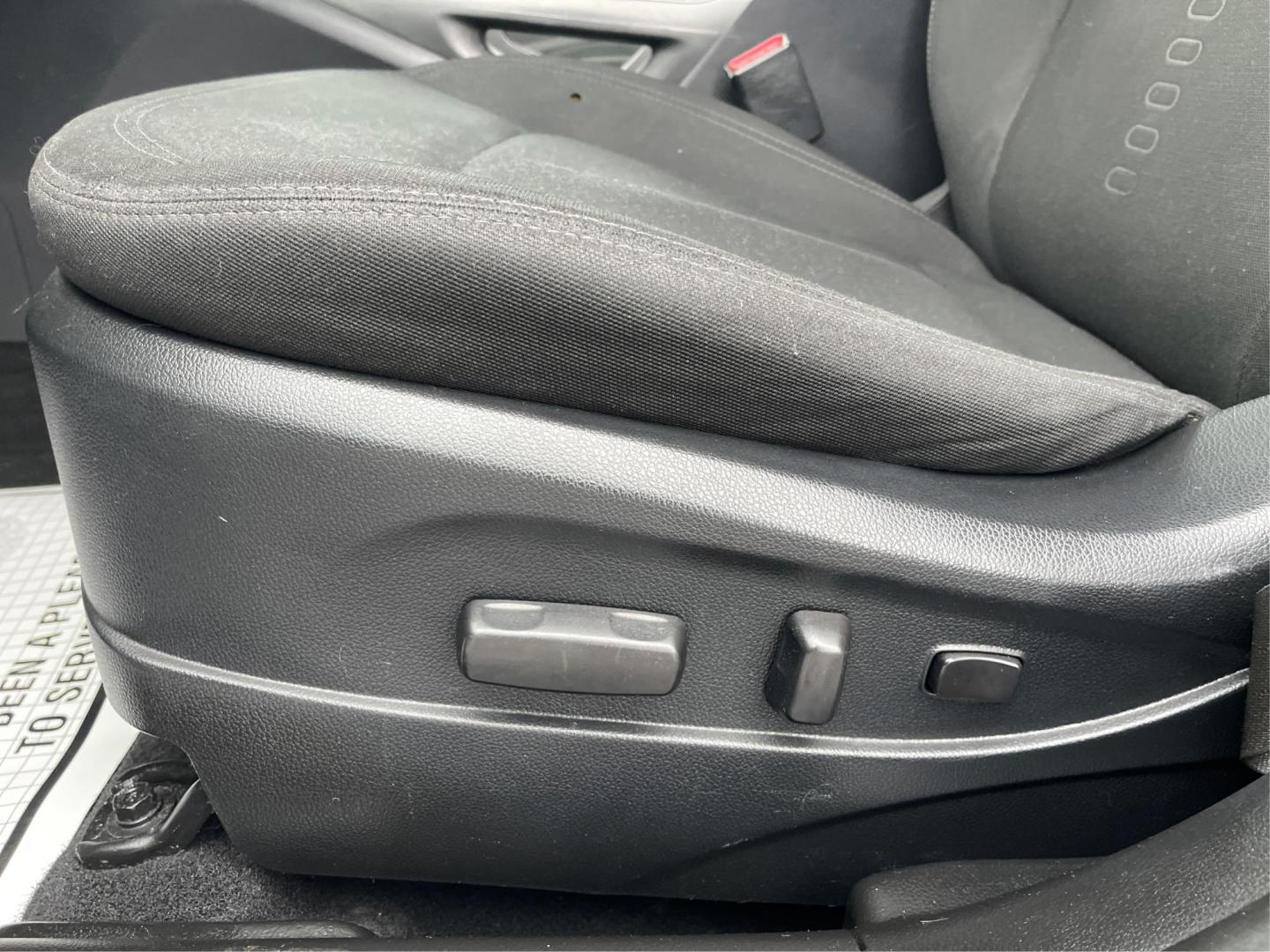 2011 Kia Sportage EX AWD (KNDPCCA29B7) with an 2.4L V6 DOHC 24V engine, 6-Speed Automatic transmission, located at 4508 South Dixie Dr, Moraine, OH, 45439, (937) 908-9800, 39.807072, -84.031563 - Photo#17