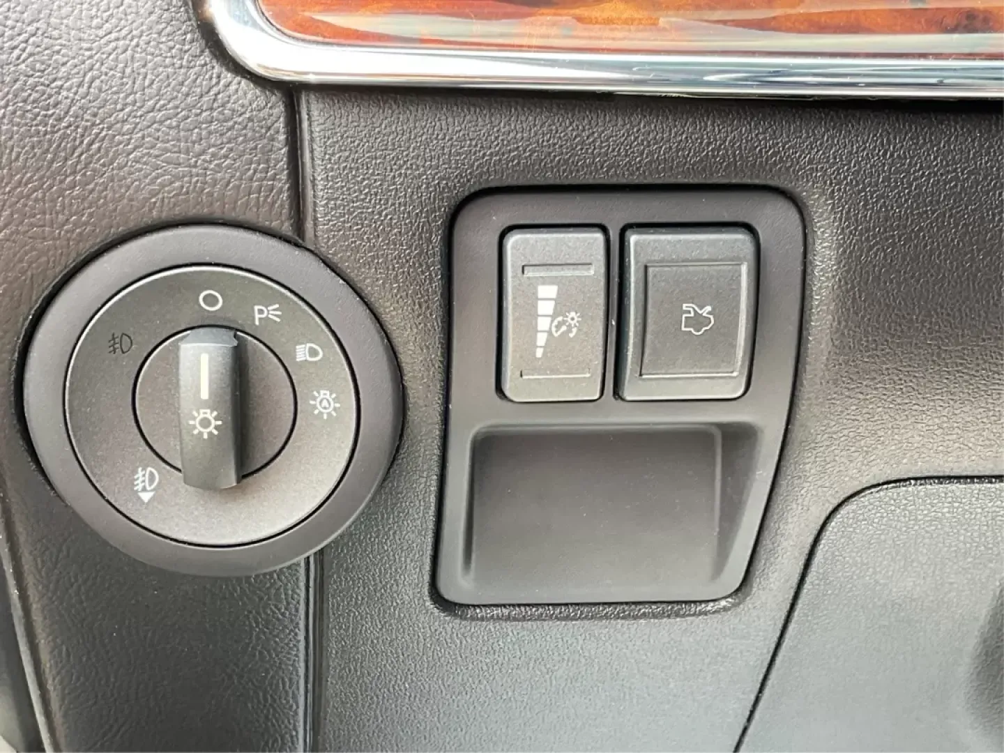 2016 Kia Sorento 2.4L LX (5XYPGDA34GG) with an 2.4L I-4 gasoline direct injection engine, located at 401 Woodman Dr, Riverside, OH, 45431, (937) 908-9800, 39.761024, -84.120956 - Photo#17