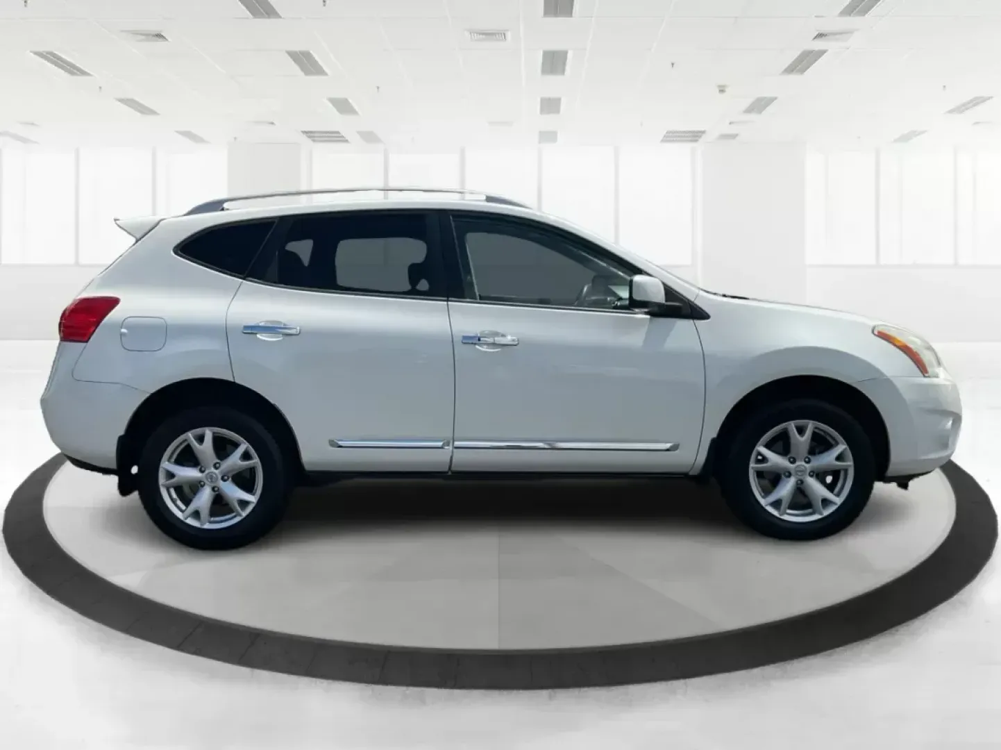 2011 Nissan Rogue SV (JN8AS5MT9BW) with an 2.5L I-4 DOHC engine, located at 401 Woodman Dr, Riverside, OH, 45431, (937) 908-9800, 39.761024, -84.120956 - Photo#1