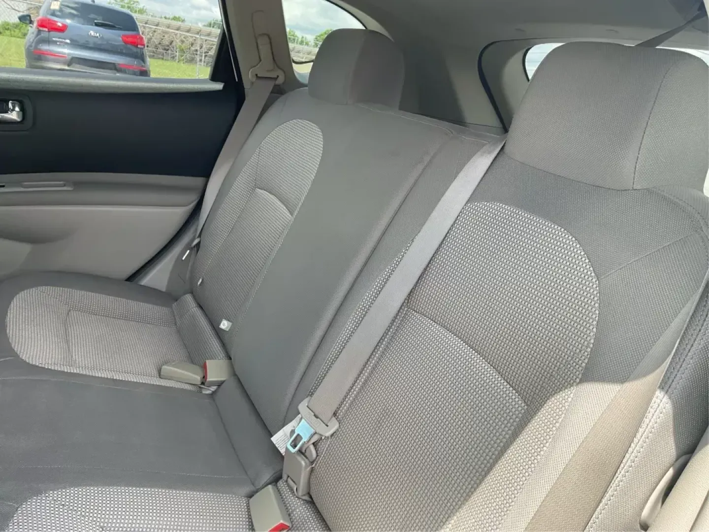 2011 Nissan Rogue SV (JN8AS5MT9BW) with an 2.5L I-4 DOHC engine, located at 401 Woodman Dr, Riverside, OH, 45431, (937) 908-9800, 39.761024, -84.120956 - Photo#9