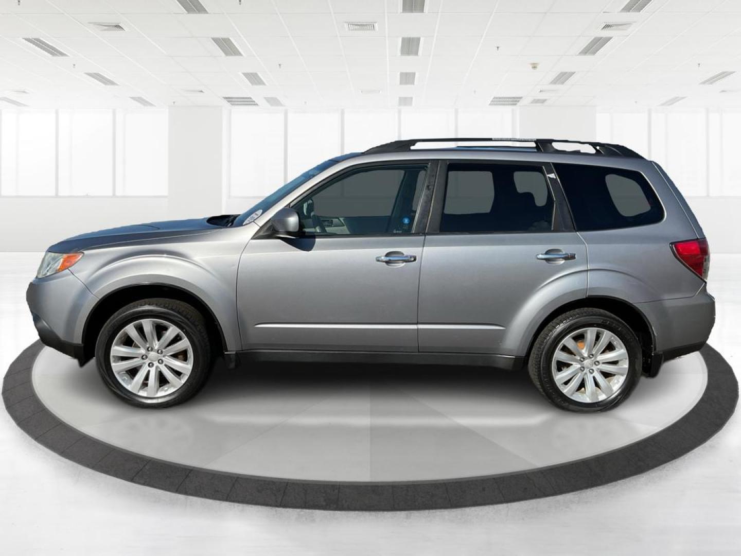 2011 Subaru Forester 2.5X Limited (JF2SHAFC9BH) with an 2.5L H-4 DOHC engine, located at 1230 East Main St, Xenia, OH, 45385, (937) 908-9800, 39.688042, -83.910538 - Photo#5