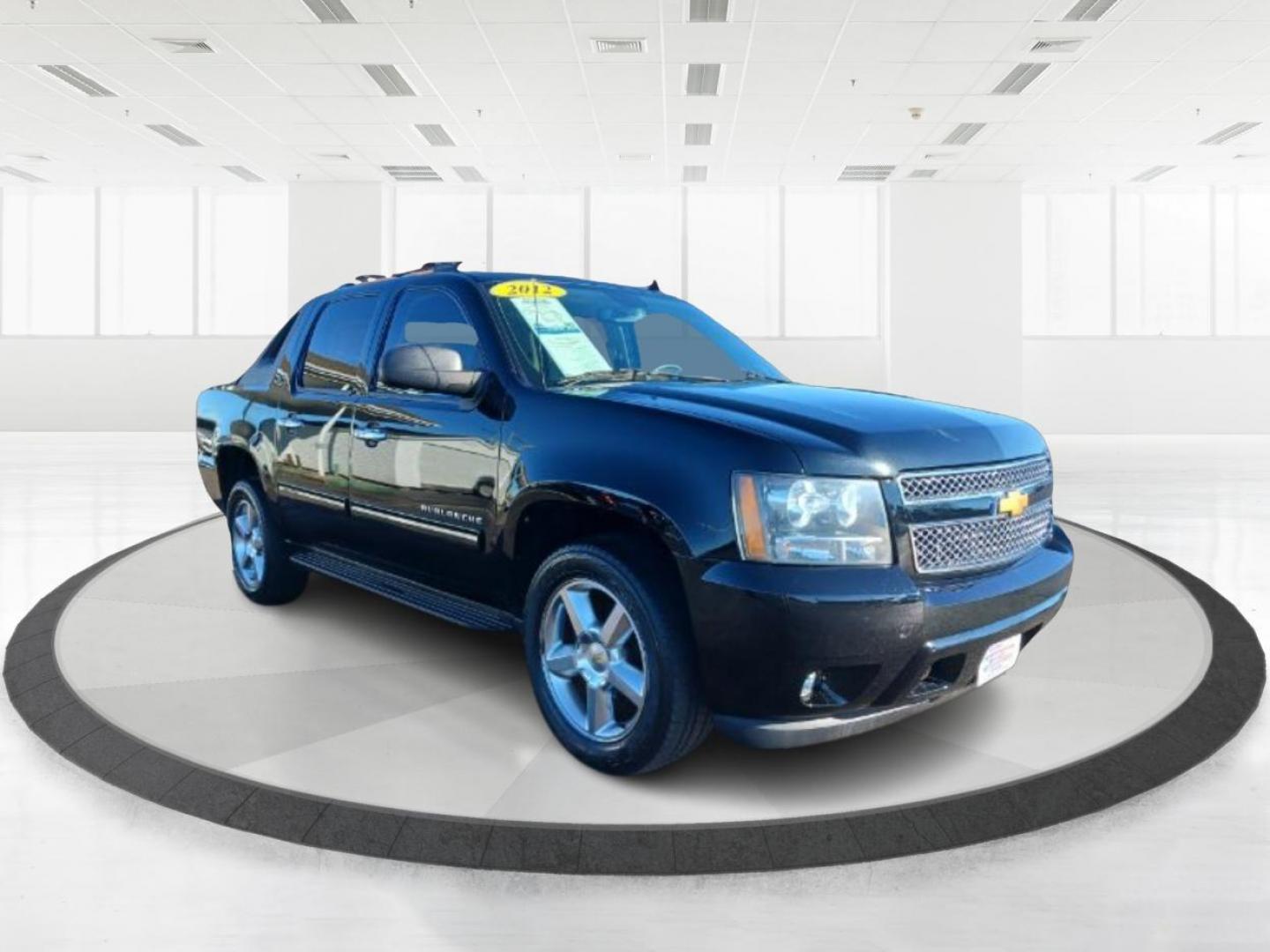 2012 Chevrolet Avalanche LT 4WD (3GNTKFE72CG) with an 5.3L V8 OHV 16V FFV engine, 4-Speed Automatic transmission, located at 1230 East Main St, Xenia, OH, 45385, (937) 908-9800, 39.688042, -83.910538 - Photo#0