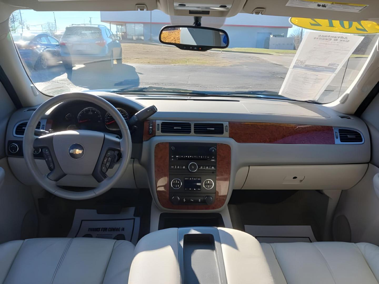 2012 Chevrolet Avalanche LT 4WD (3GNTKFE72CG) with an 5.3L V8 OHV 16V FFV engine, 4-Speed Automatic transmission, located at 1230 East Main St, Xenia, OH, 45385, (937) 908-9800, 39.688042, -83.910538 - Photo#7
