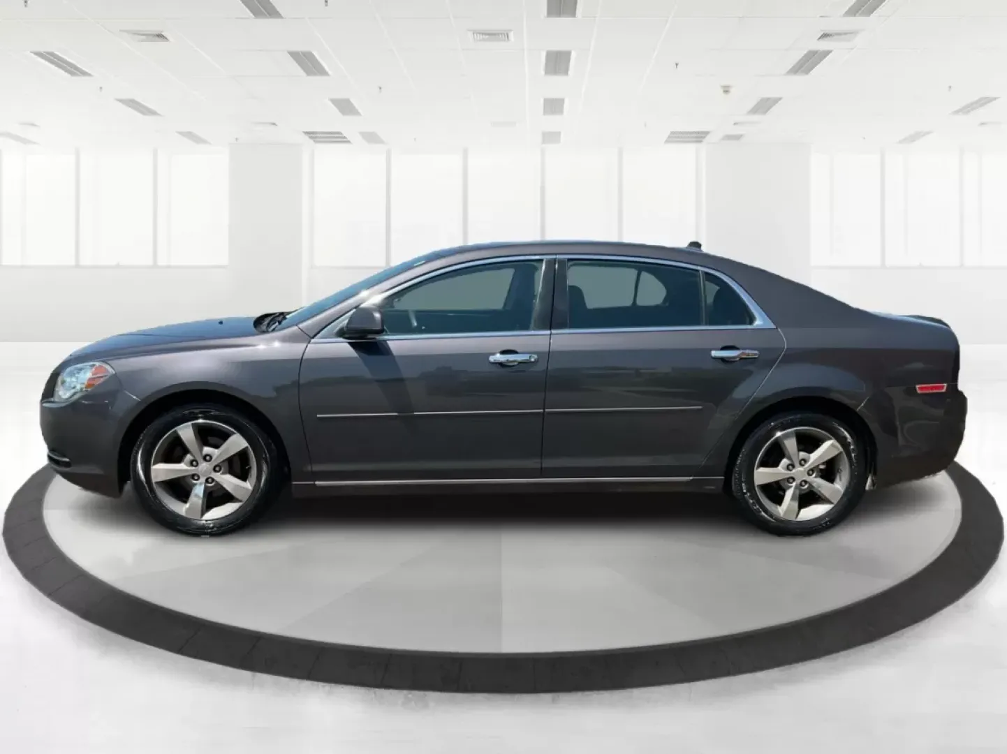 2012 Chevrolet Malibu 1LT (1G1ZC5E0XCF) with an Ecotec 2.4L I-4 DOHC engine, located at 1230 East Main St, Xenia, OH, 45385, (937) 908-9800, 39.688042, -83.910538 - **Discover Your Next Adventure with This 2012 Chevrolet Malibu!** <br /> <br /> Are you searching for the perfect vehicle to elevate your daily commute or family journey? Look no further! The 2012 Chevrolet Malibu 1LT is not just a car; it's a lifestyle enhancer, designed for those who value reliabi - Photo#5